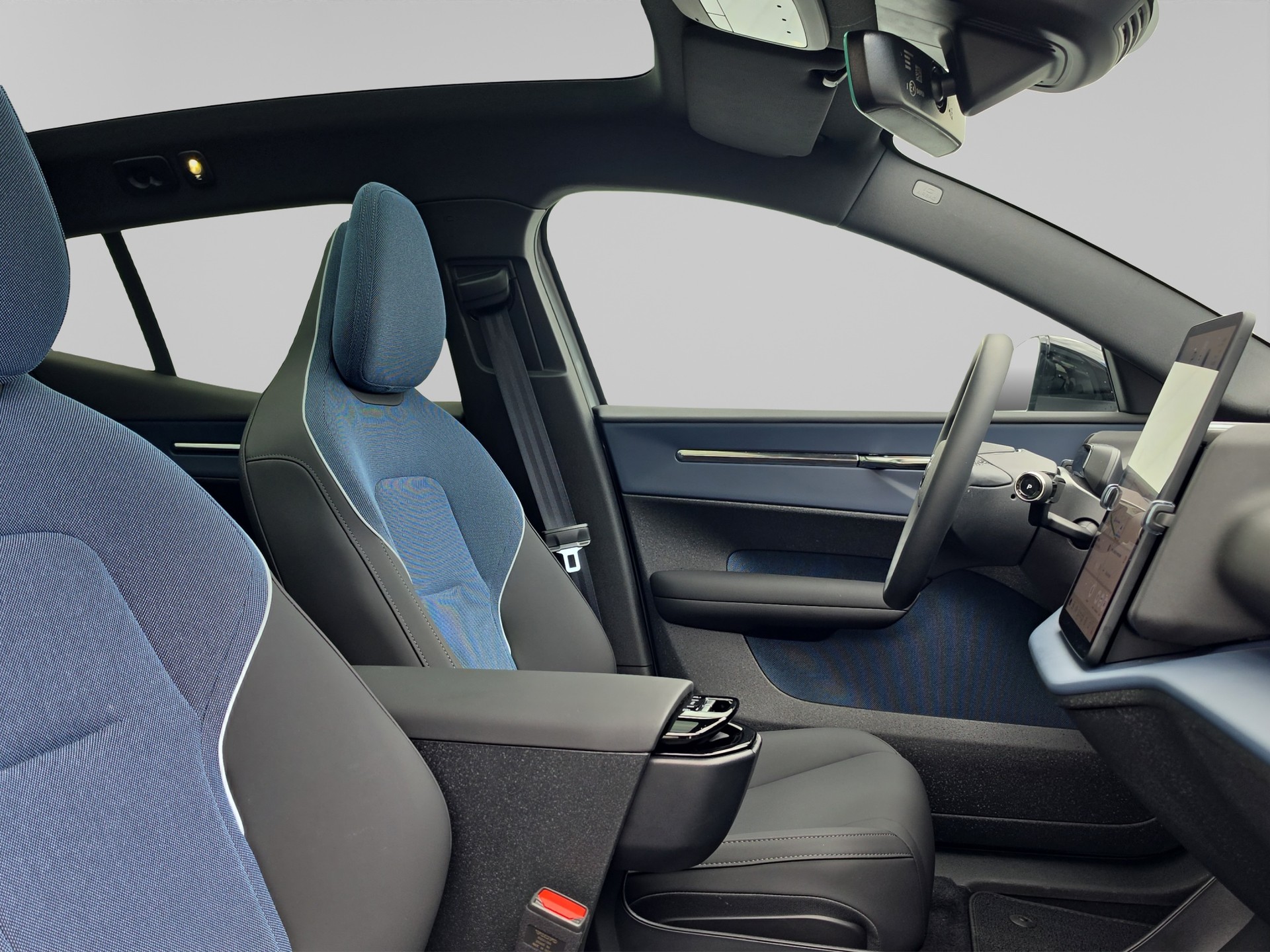 VOLVO EX30 E60 Twin Ultra Performance AWD-image-14