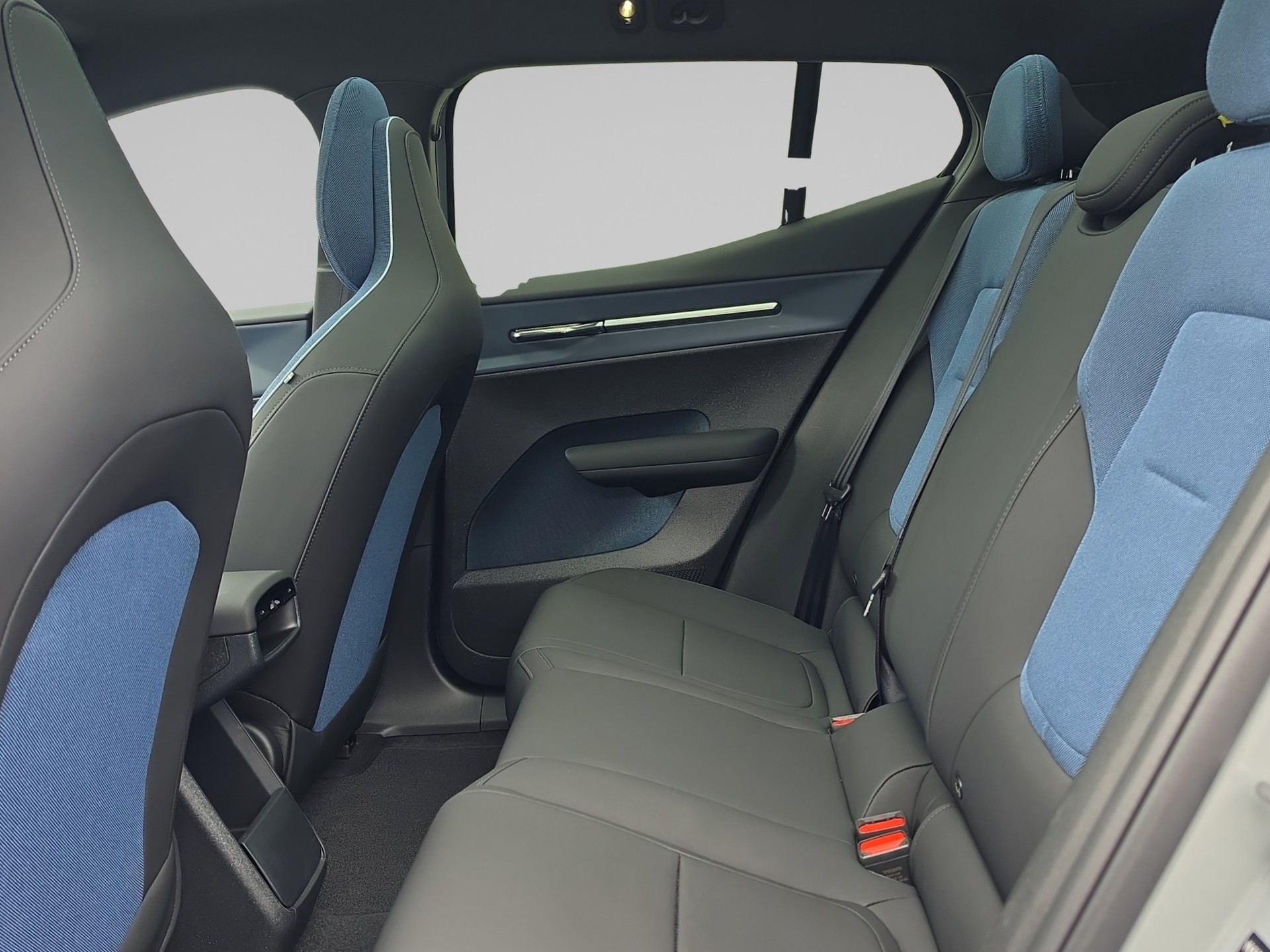 VOLVO EX30 E60 Twin Ultra Performance AWD-image-12