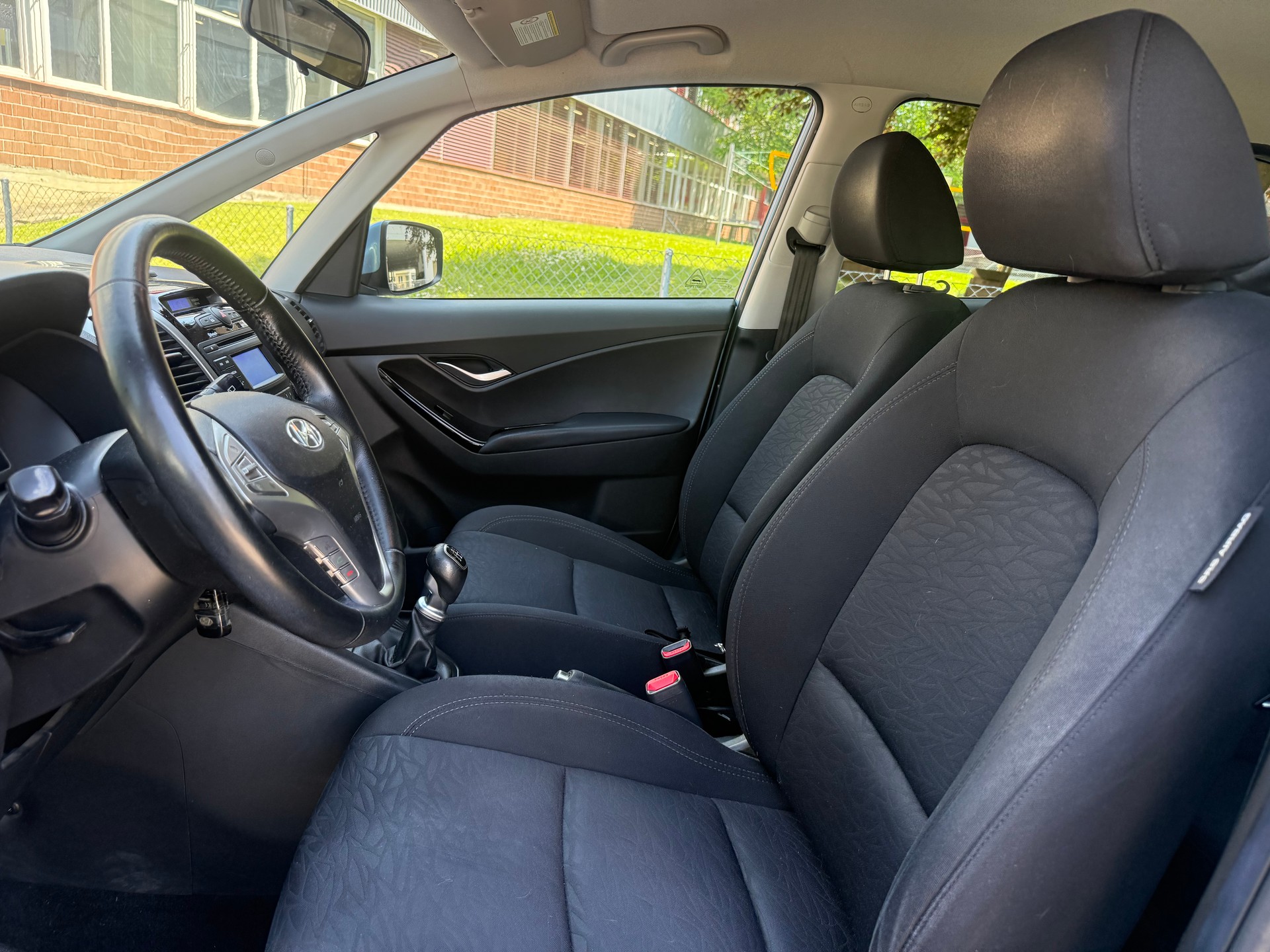 HYUNDAI iX20 1.6 Premium-image-6