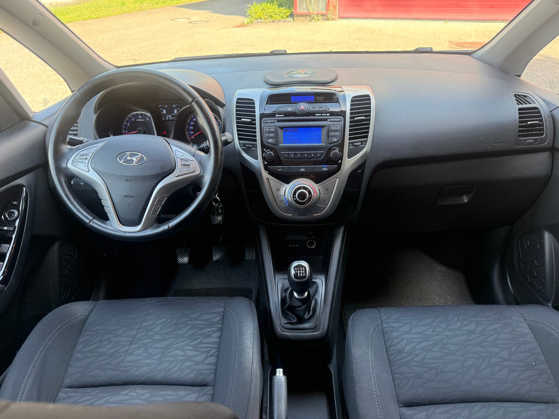 HYUNDAI iX20 1.6 Premium-image-8