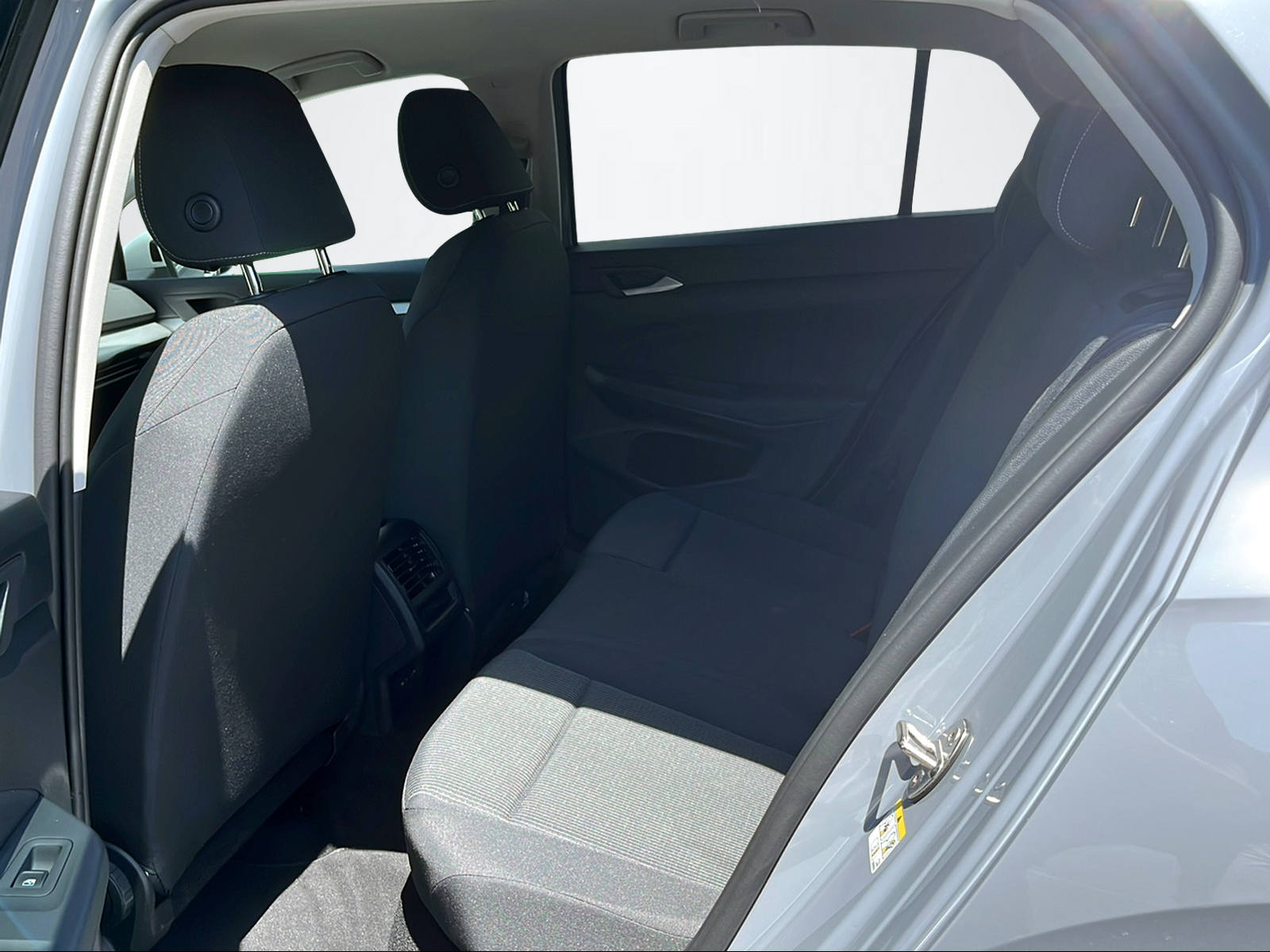VW Golf VIII 1.5 eTSI Value DSG-image-8