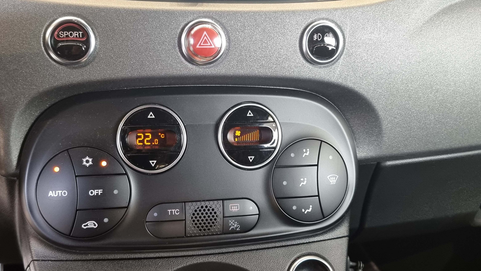 FIAT 595 Abarth 1.4 T-Jet 180 Competizione-image-13