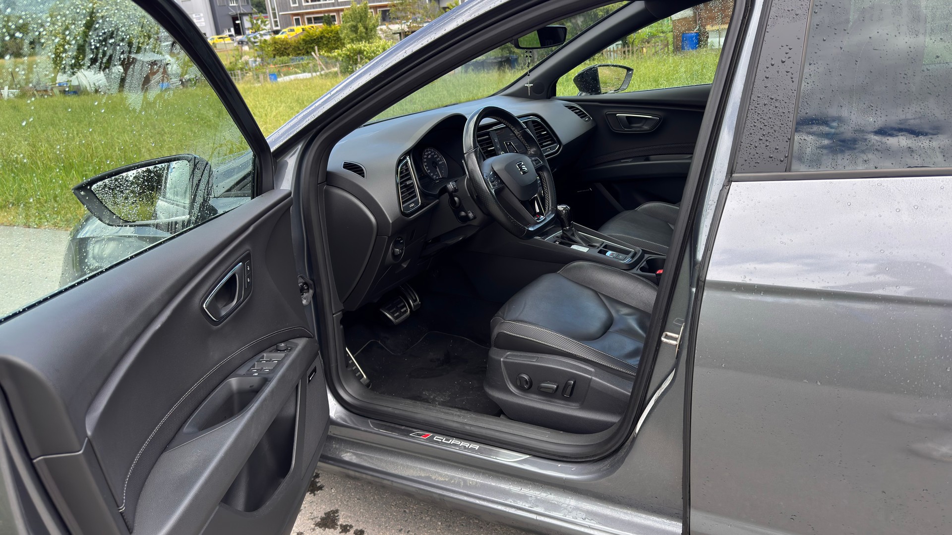 SEAT 2.0 TSI 300 Cupra DSG-image-4