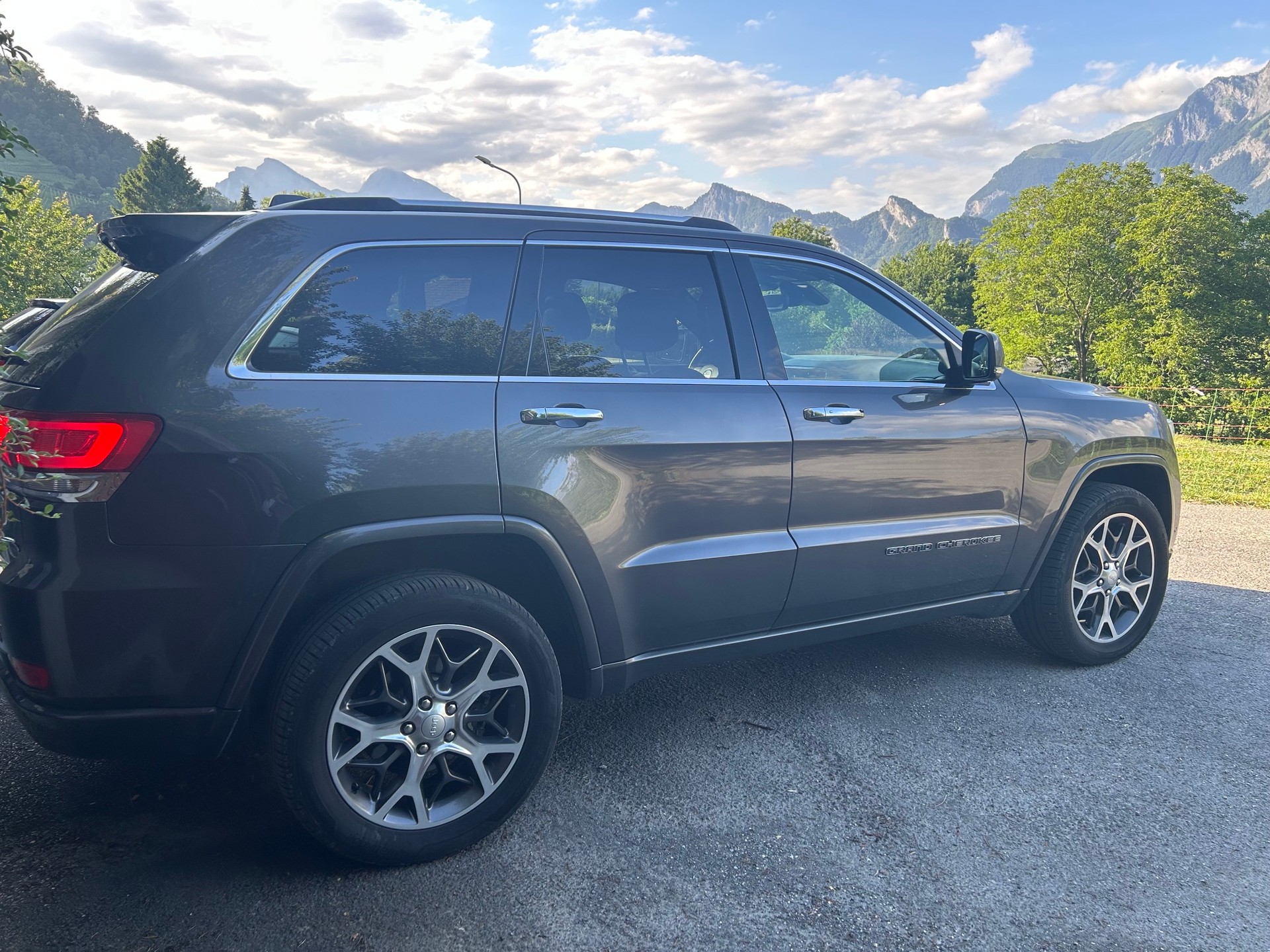 JEEP 3.0 CRD 250 Overland-image-1