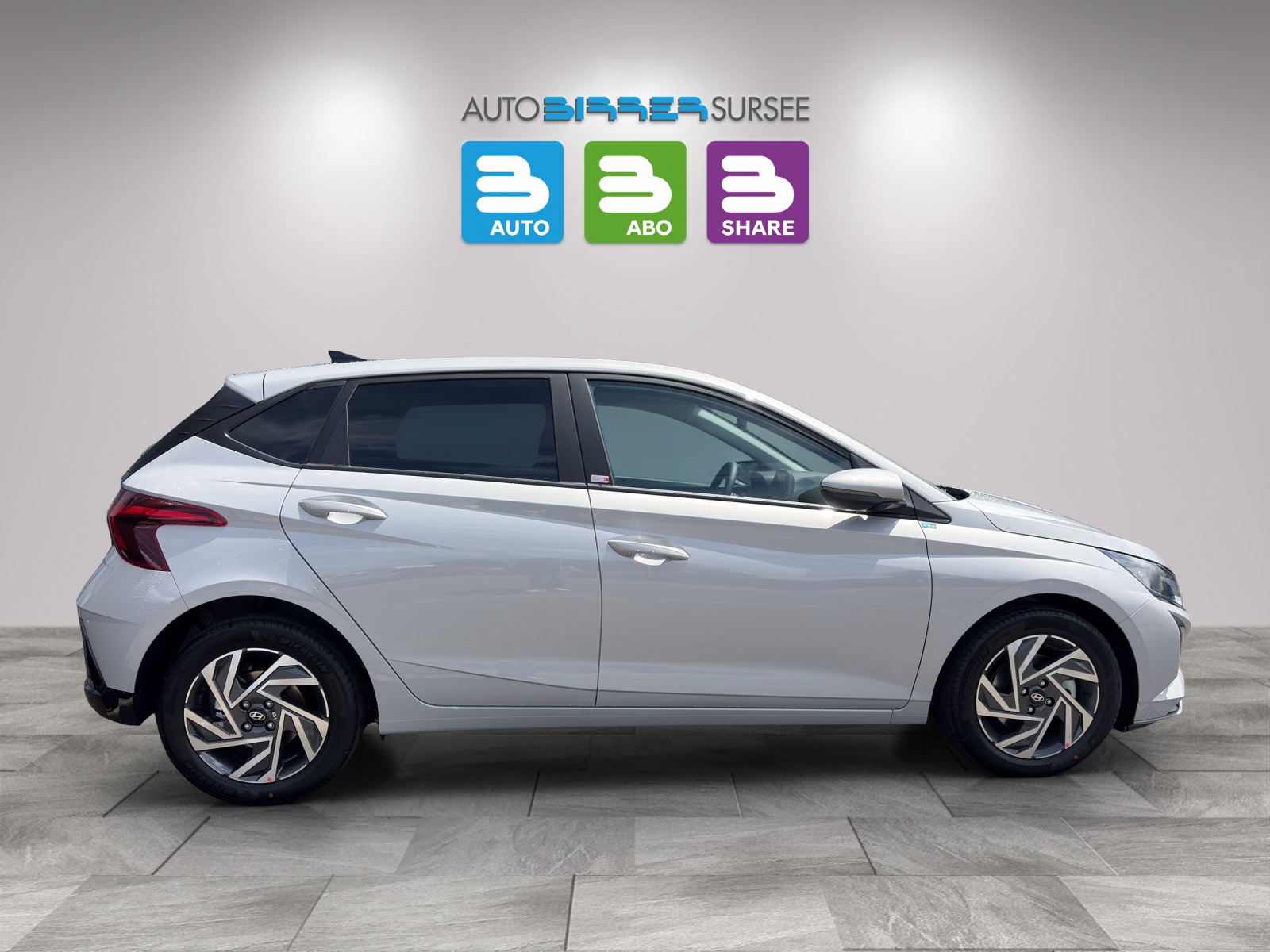 HYUNDAI i20 1.0 T-GDi Amplia-image-3