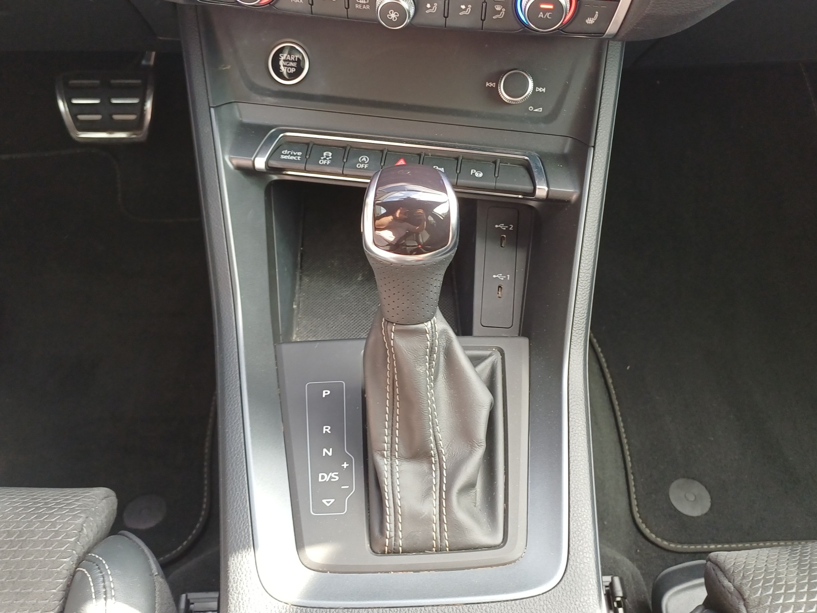 AUDI Q3 35 TFSI S line Attraction S-tronic-image-15