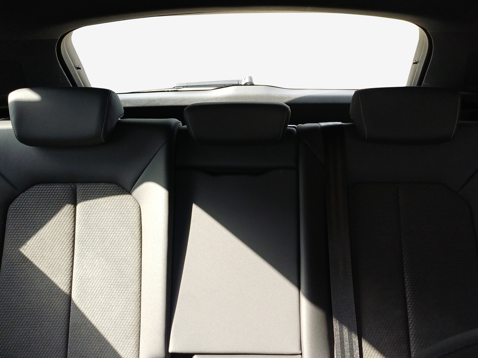 AUDI Q3 35 TFSI S line Attraction S-tronic-image-11