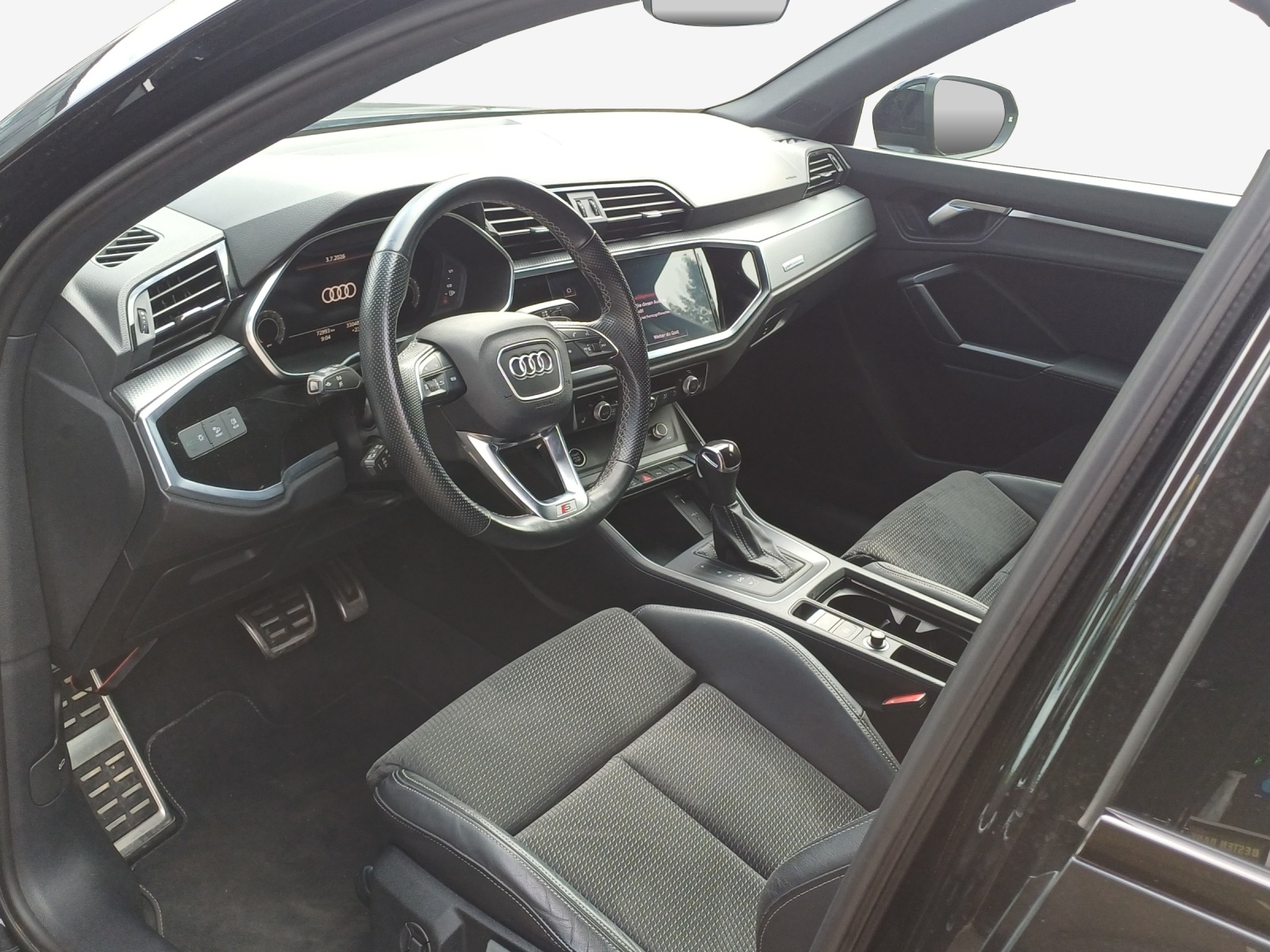 AUDI Q3 35 TFSI S line Attraction S-tronic-image-7