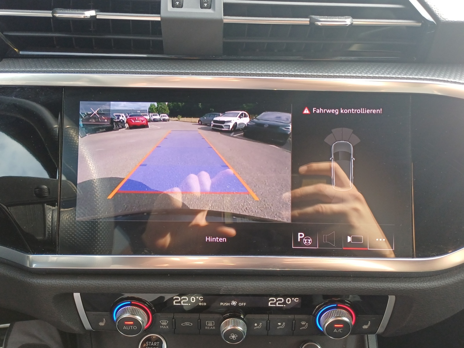 AUDI Q3 35 TFSI S line Attraction S-tronic-image-13