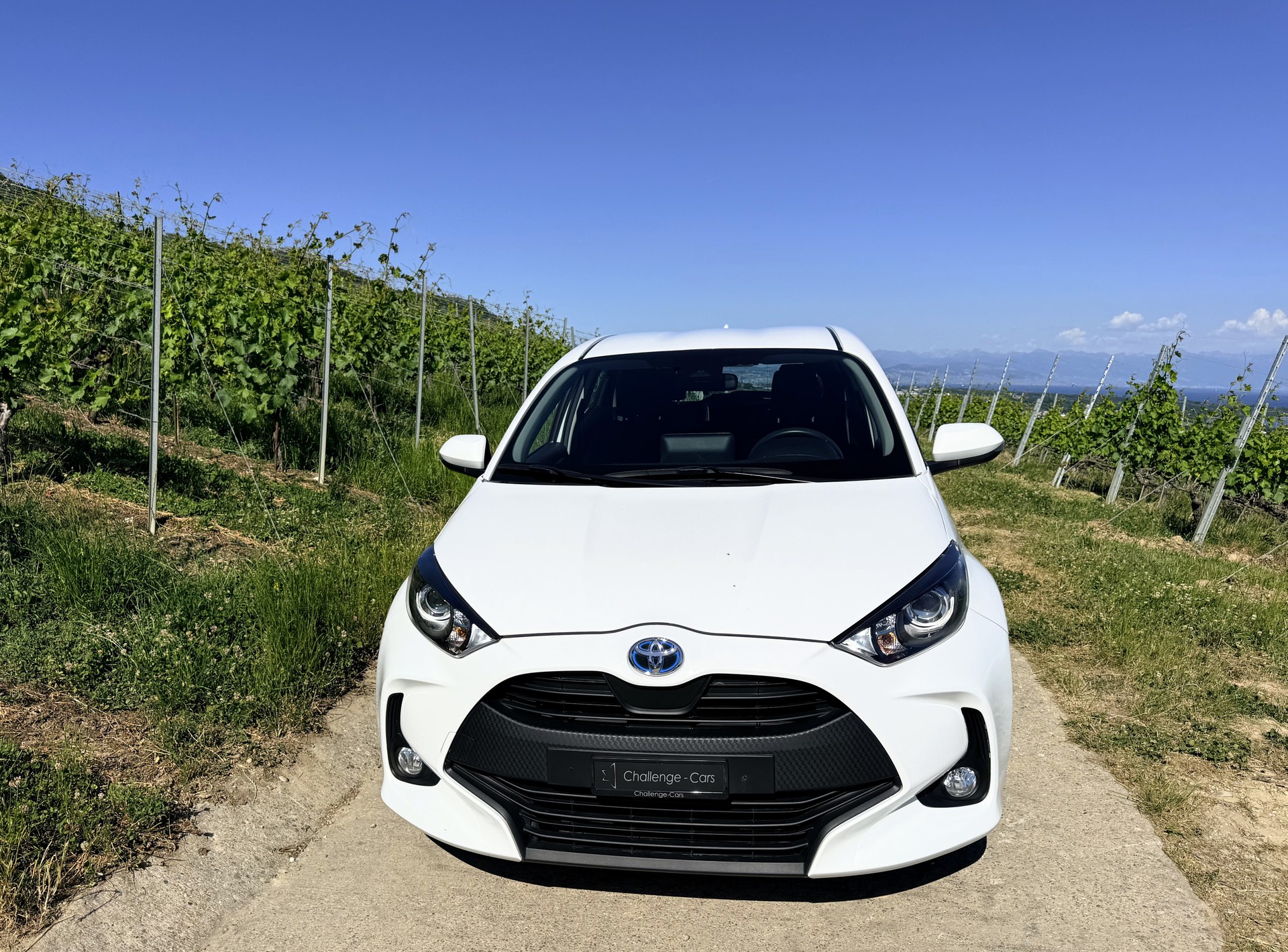 TOYOTA Yaris 1.5 Comfort e-CVT-image-2