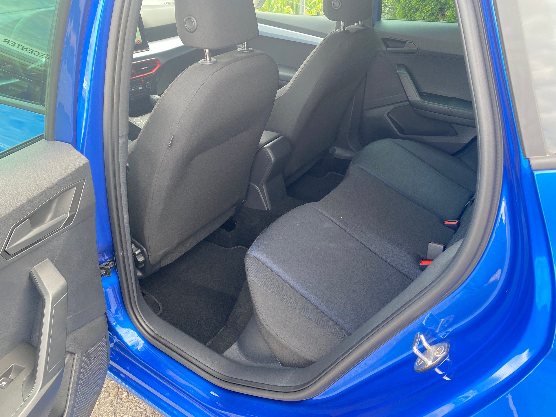 SEAT Ibiza 1.0 EcoTSI 110PS FR DSG Top-Ausstattung **Saphirblau-Metallic**-image-7