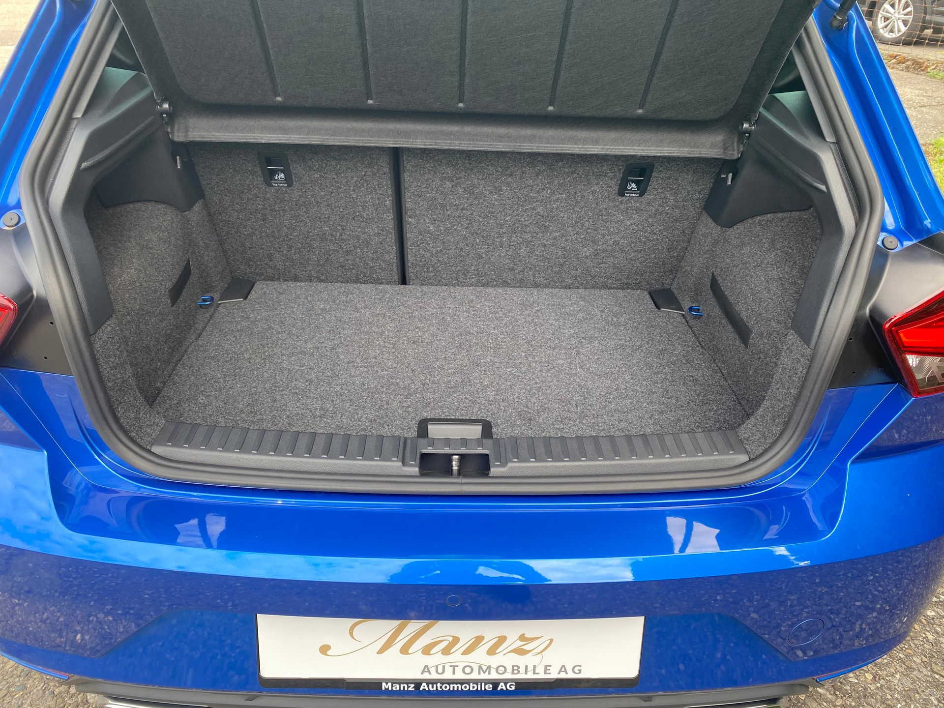 SEAT Ibiza 1.0 EcoTSI 110PS FR DSG Top-Ausstattung **Saphirblau-Metallic**-image-8