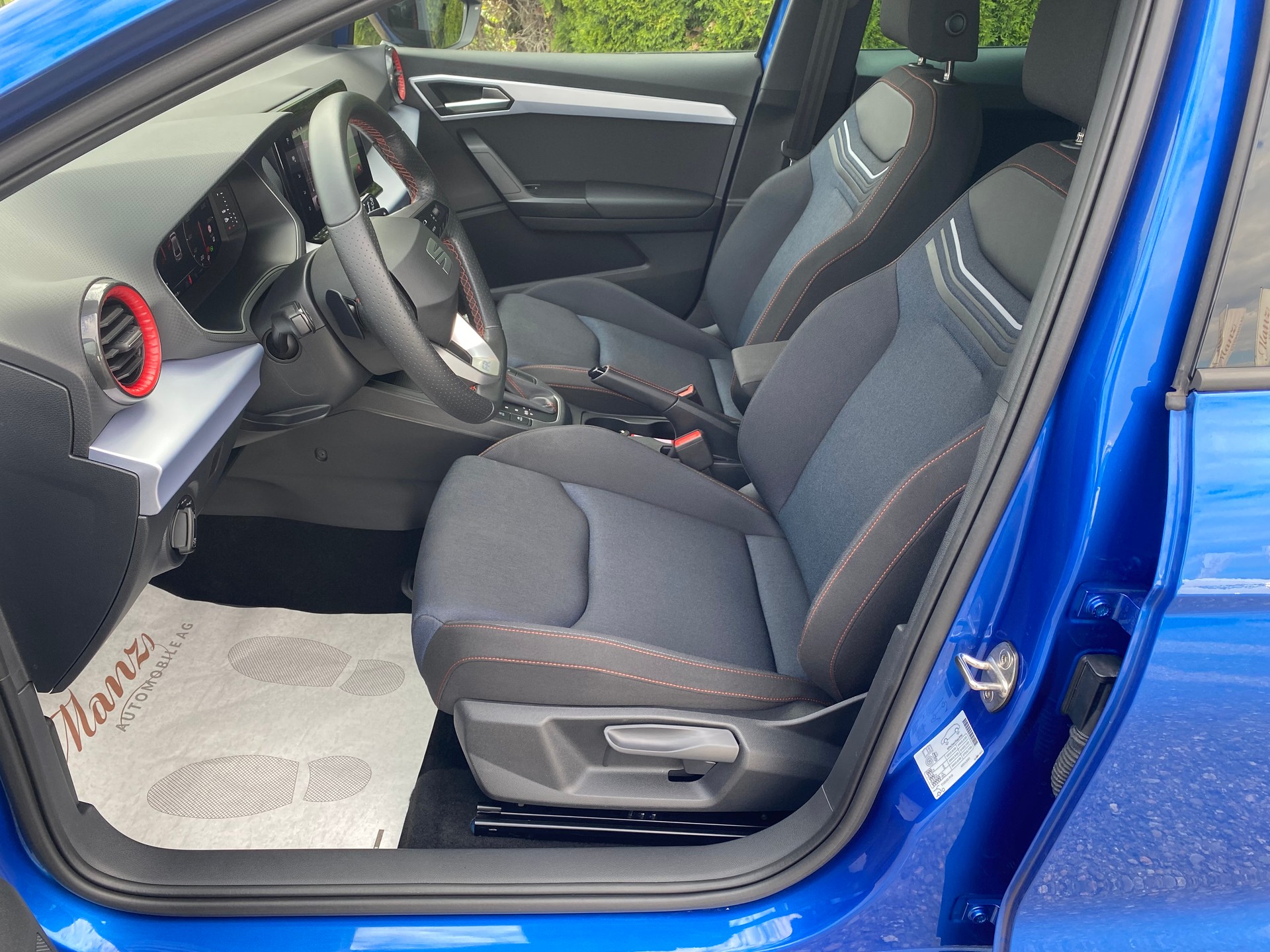 SEAT Ibiza 1.0 EcoTSI 110PS FR DSG Top-Ausstattung **Saphirblau-Metallic**-image-5
