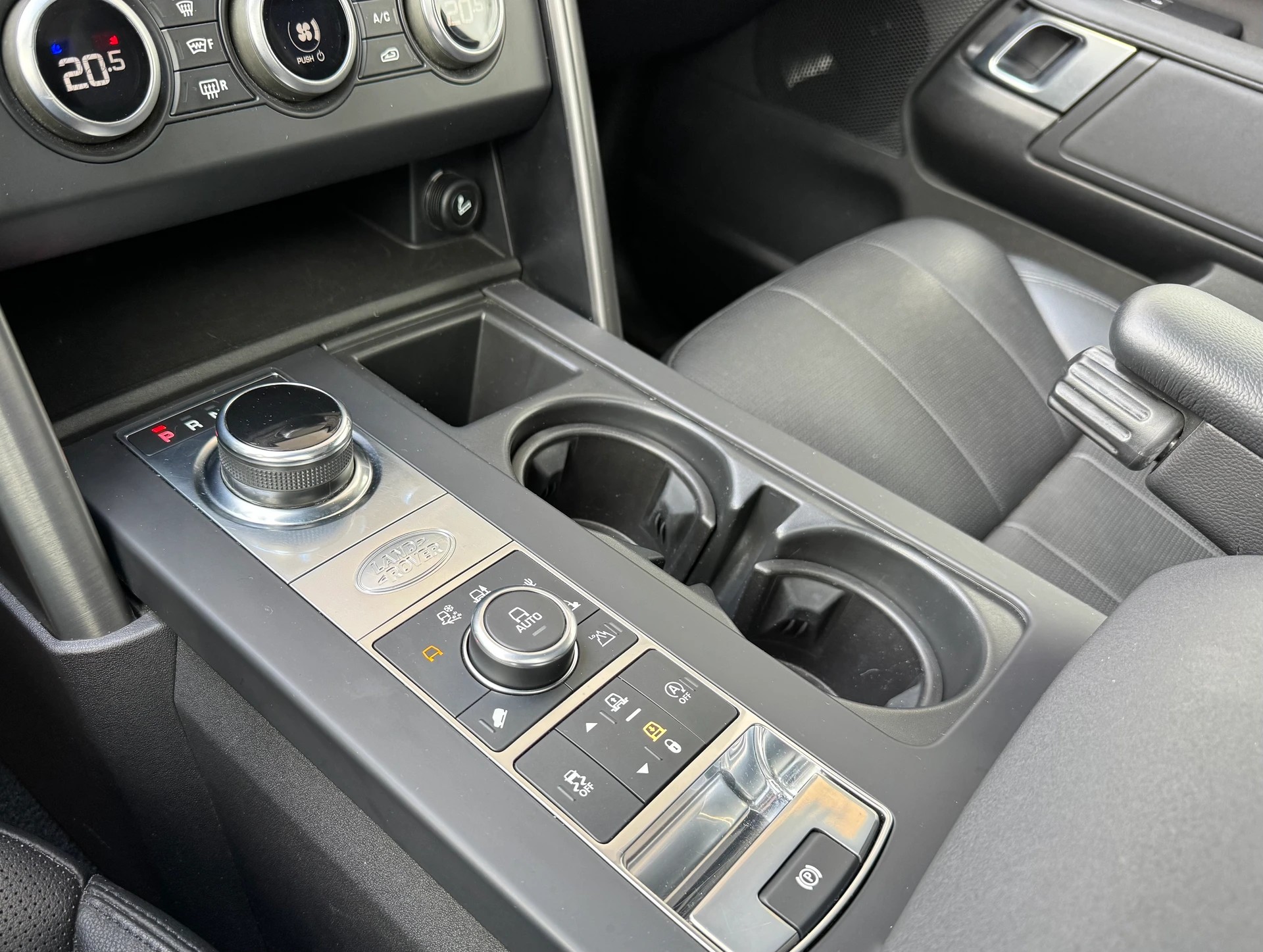 LAND ROVER Discovery 3.0 SDV6 Landmark Edition 7-Plätzer-image-23