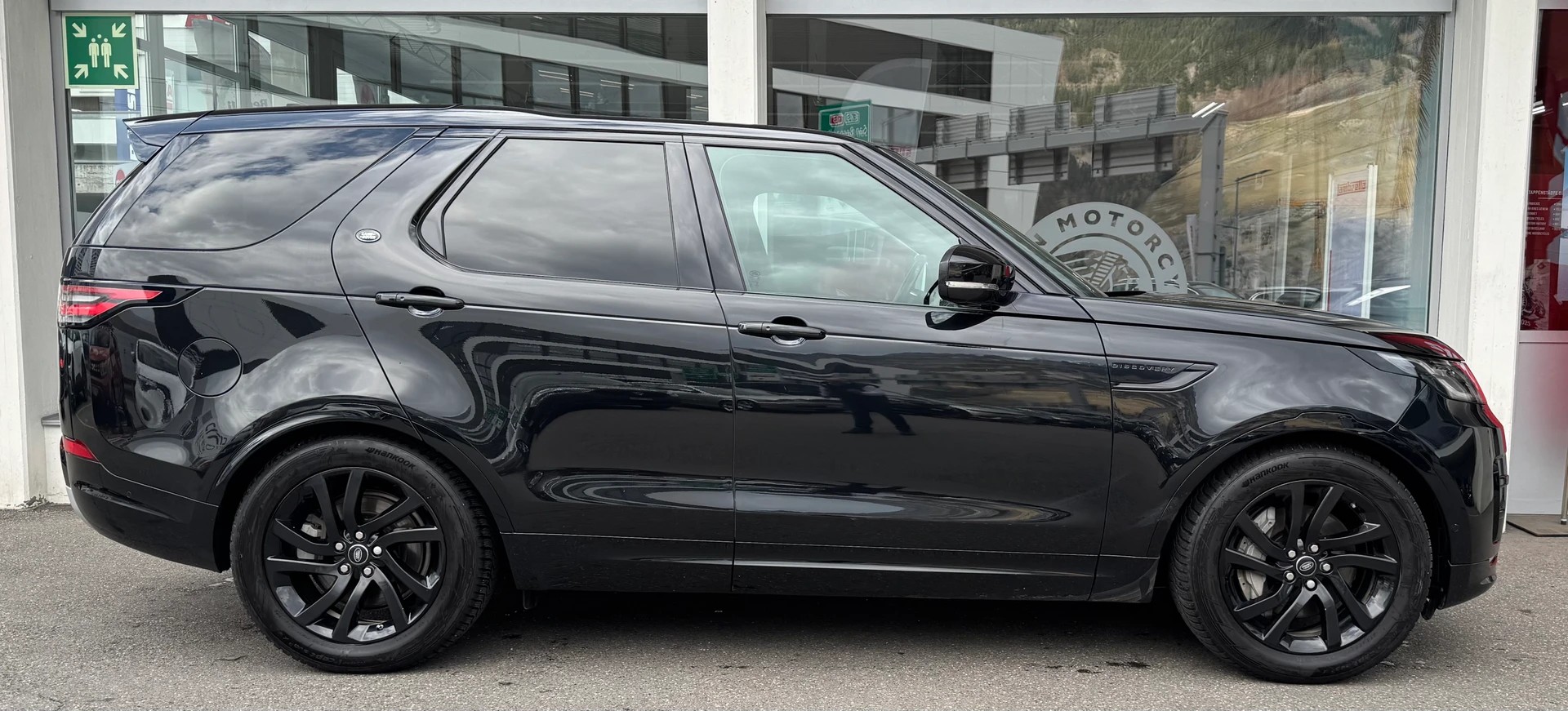 LAND ROVER Discovery 3.0 SDV6 Landmark Edition 7-Plätzer-showroom-element-1