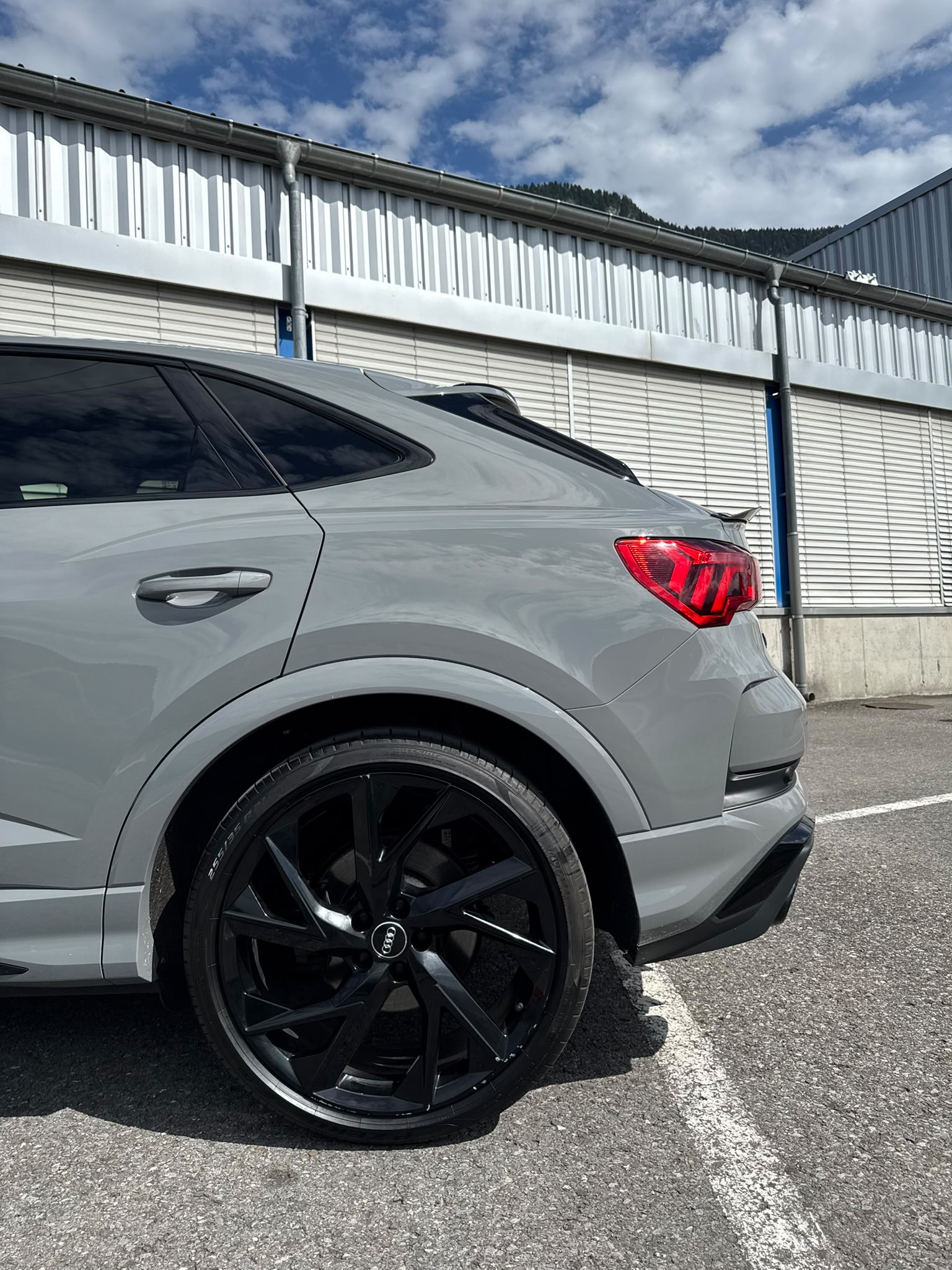 AUDI RS Q3 Sportback quattro S tronic-image-13