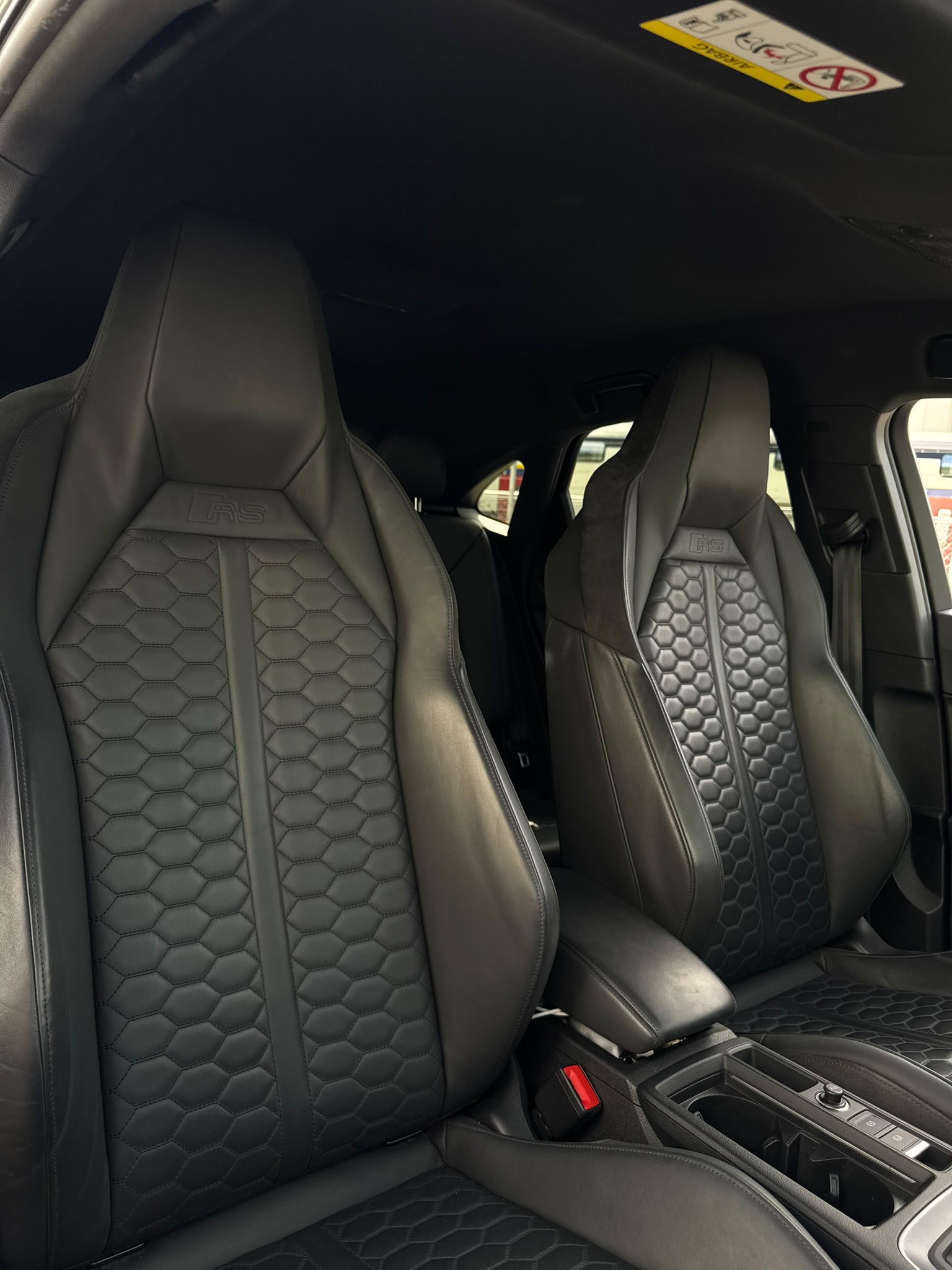 AUDI RS Q3 Sportback quattro S tronic-image-26