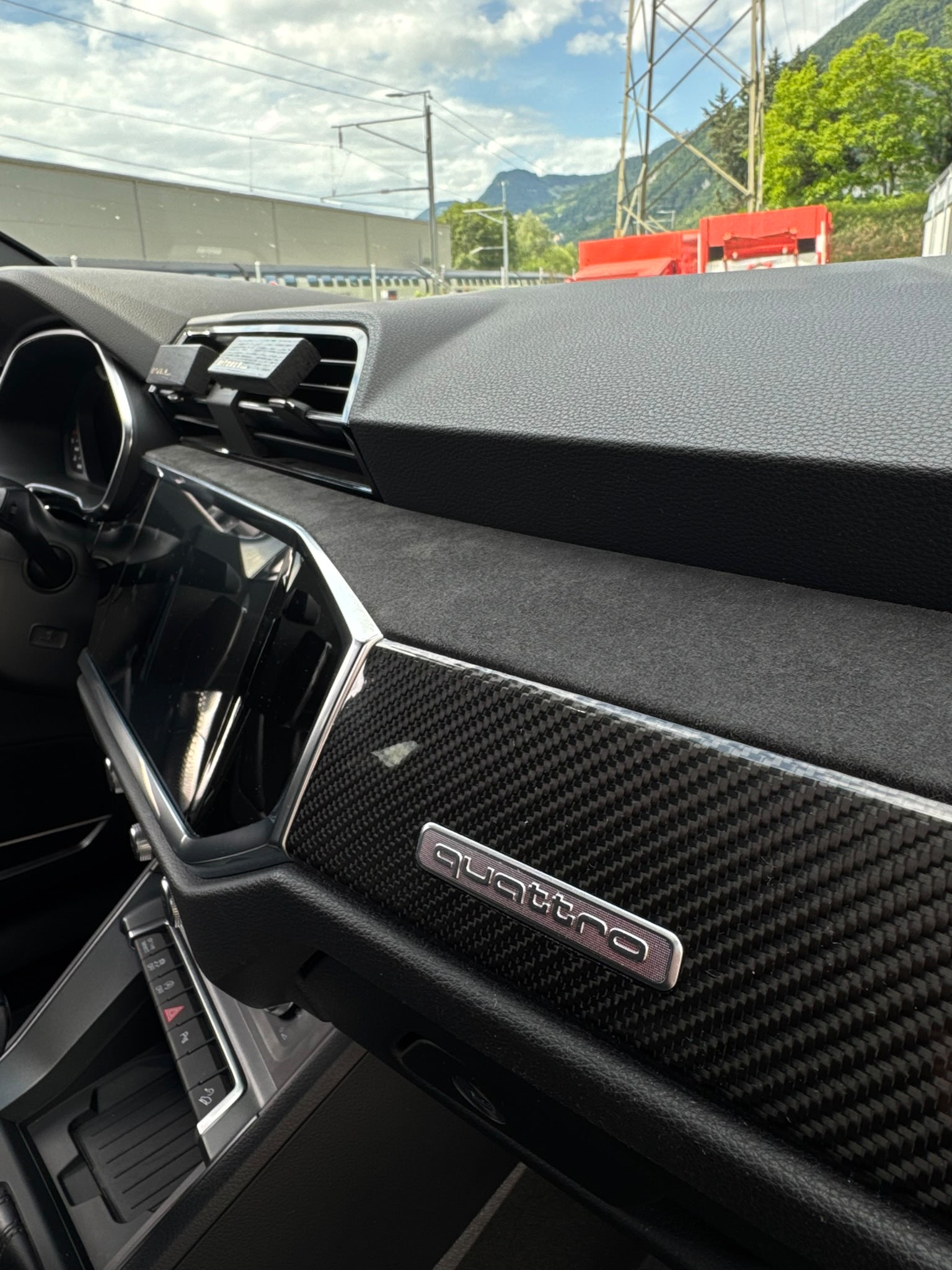 AUDI RS Q3 Sportback quattro S tronic-image-24