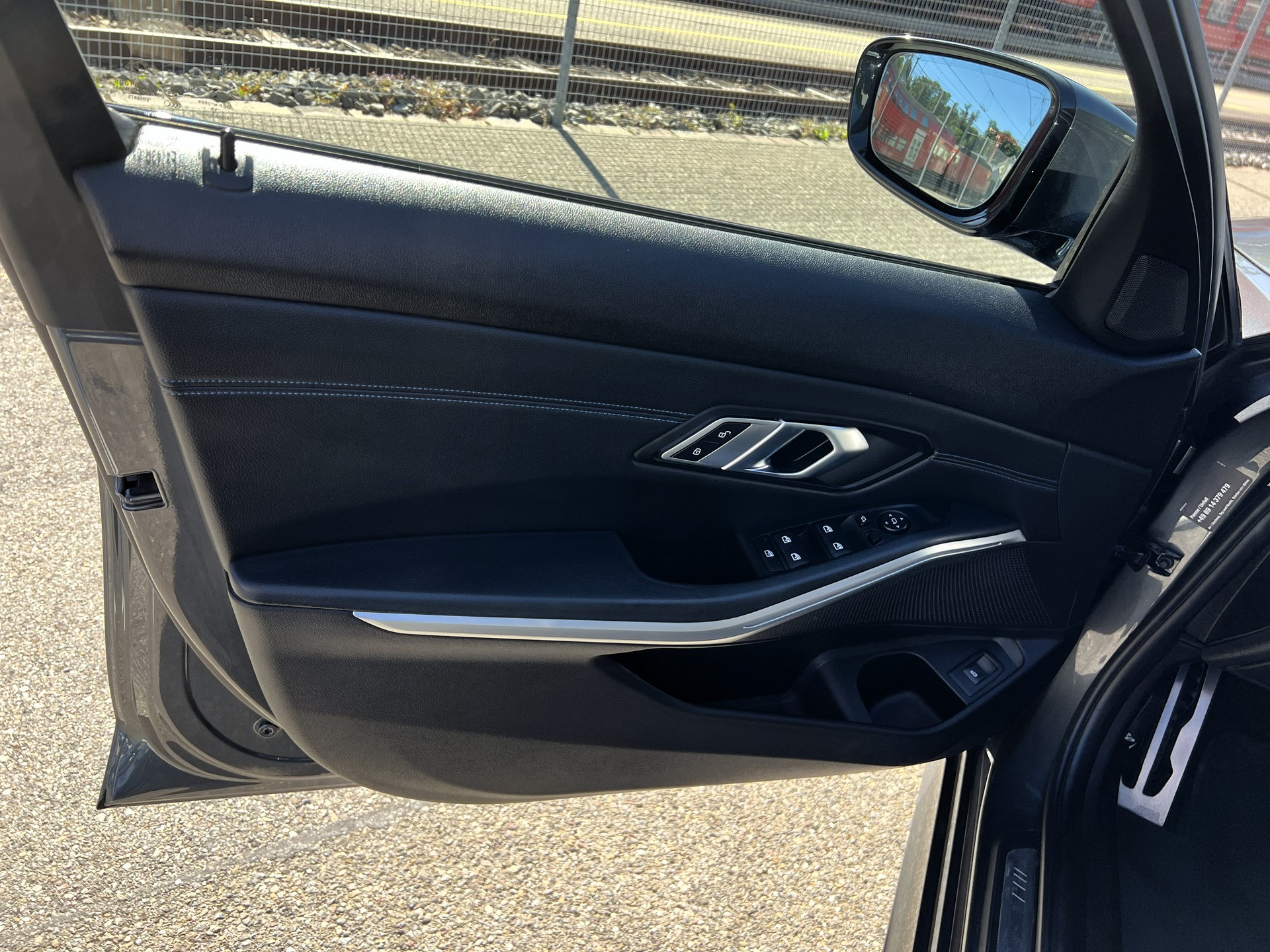 BMW 320d xDrive 48V Touring M Sport Steptronic-image-19