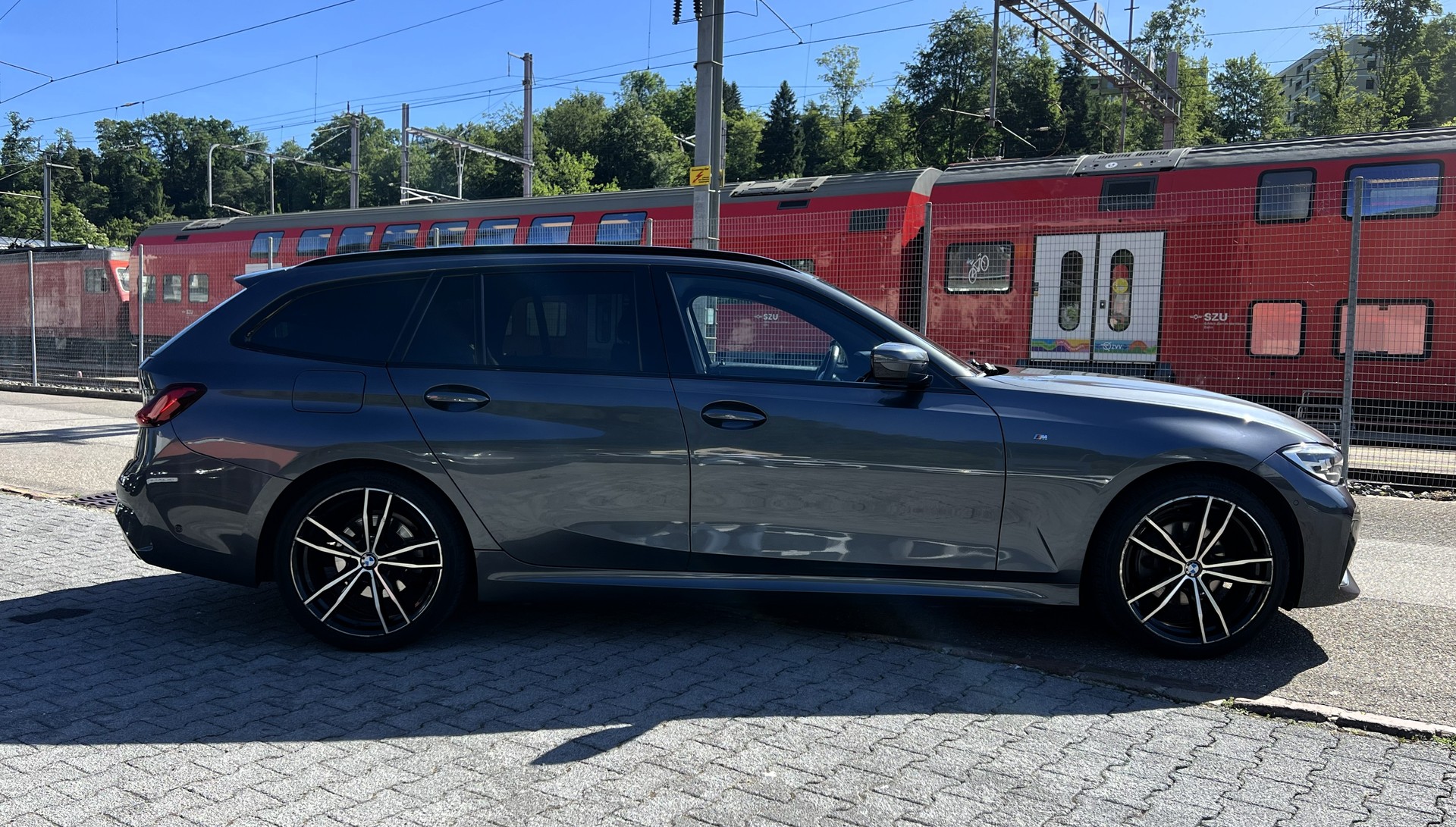 BMW 320d xDrive 48V Touring M Sport Steptronic-image-5