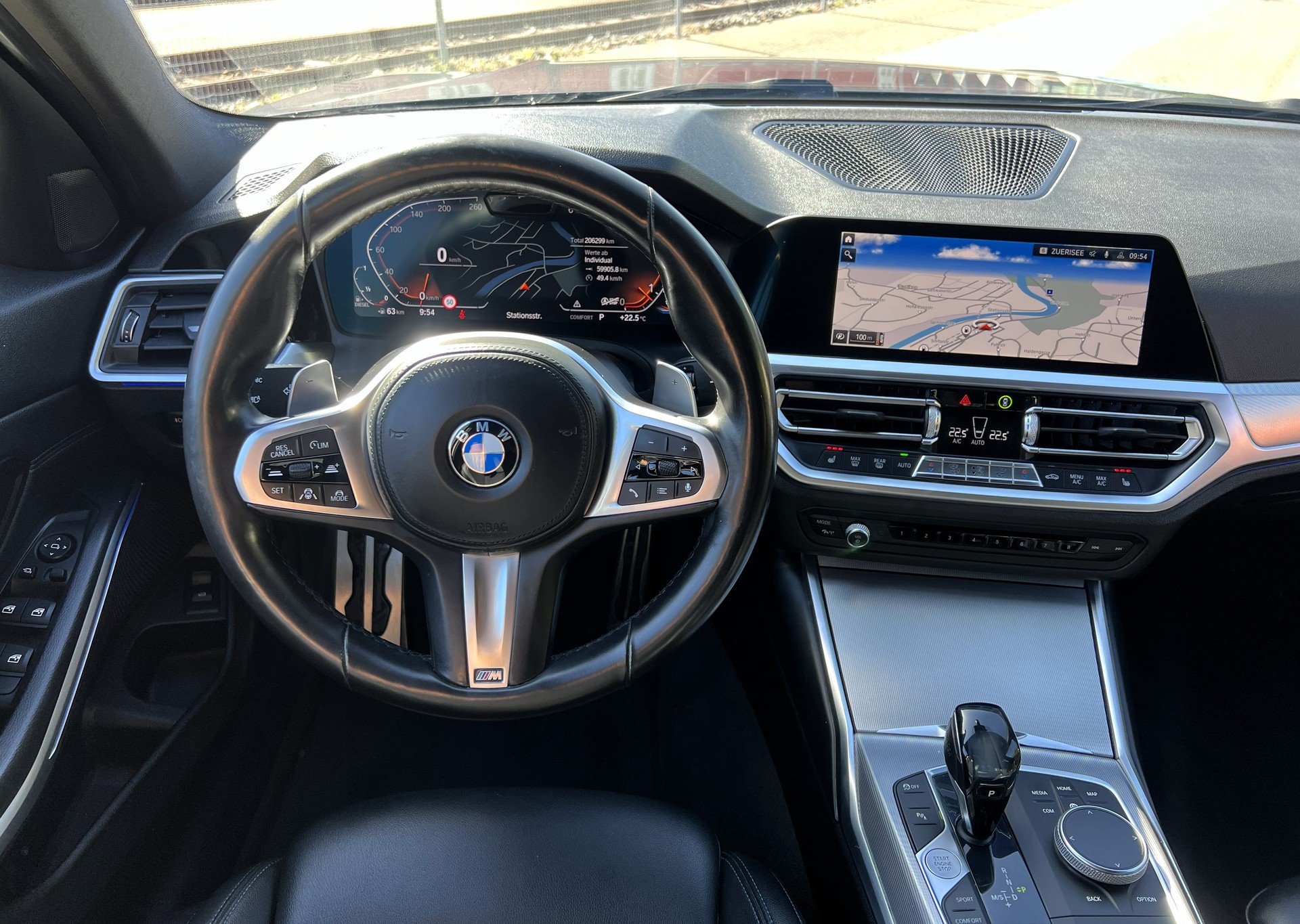 BMW 320d xDrive 48V Touring M Sport Steptronic-image-24
