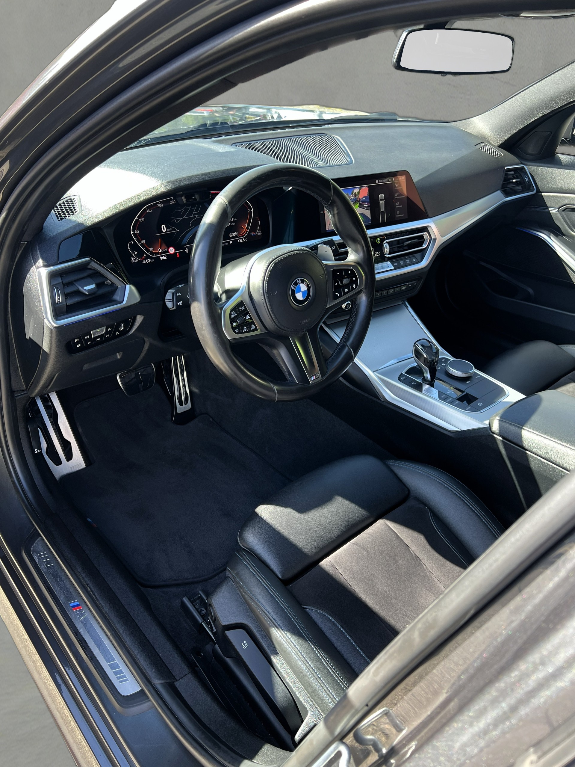 BMW 320d xDrive 48V Touring M Sport Steptronic-image-16