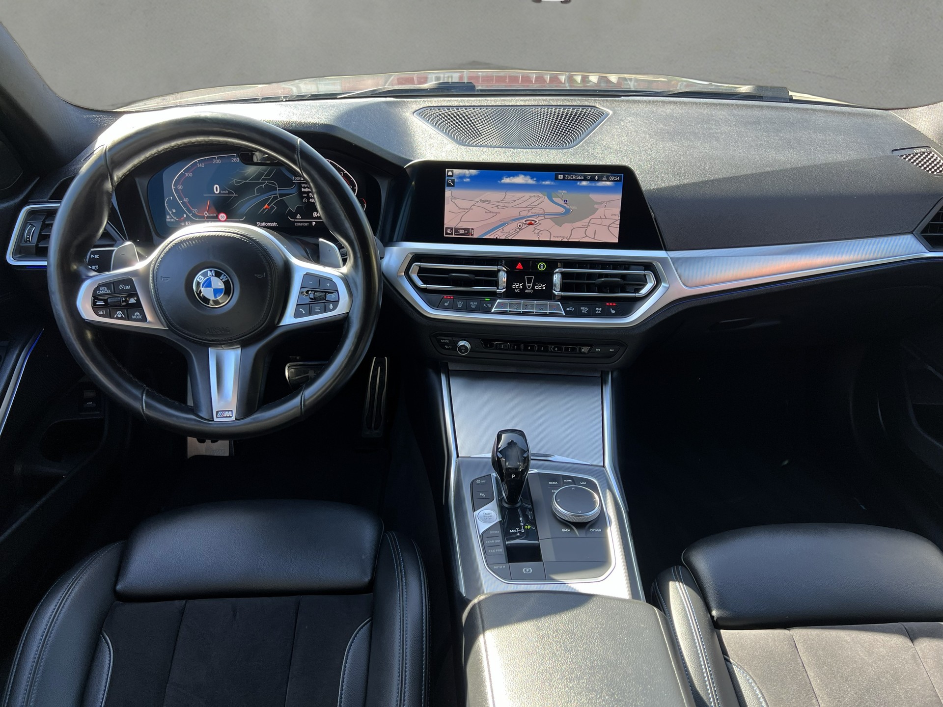 BMW 320d xDrive 48V Touring M Sport Steptronic-image-25