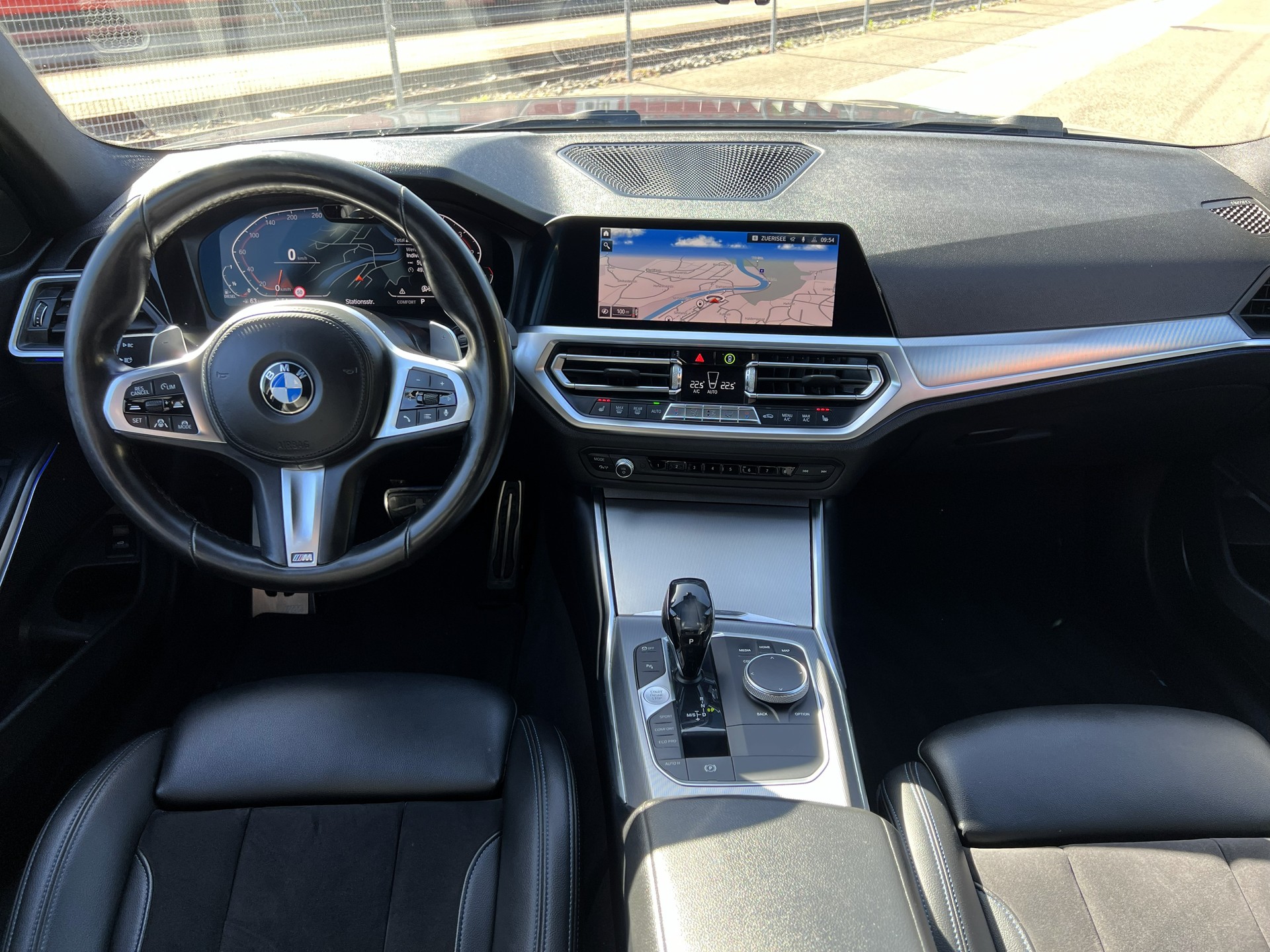 BMW 320d xDrive 48V Touring M Sport Steptronic-image-25