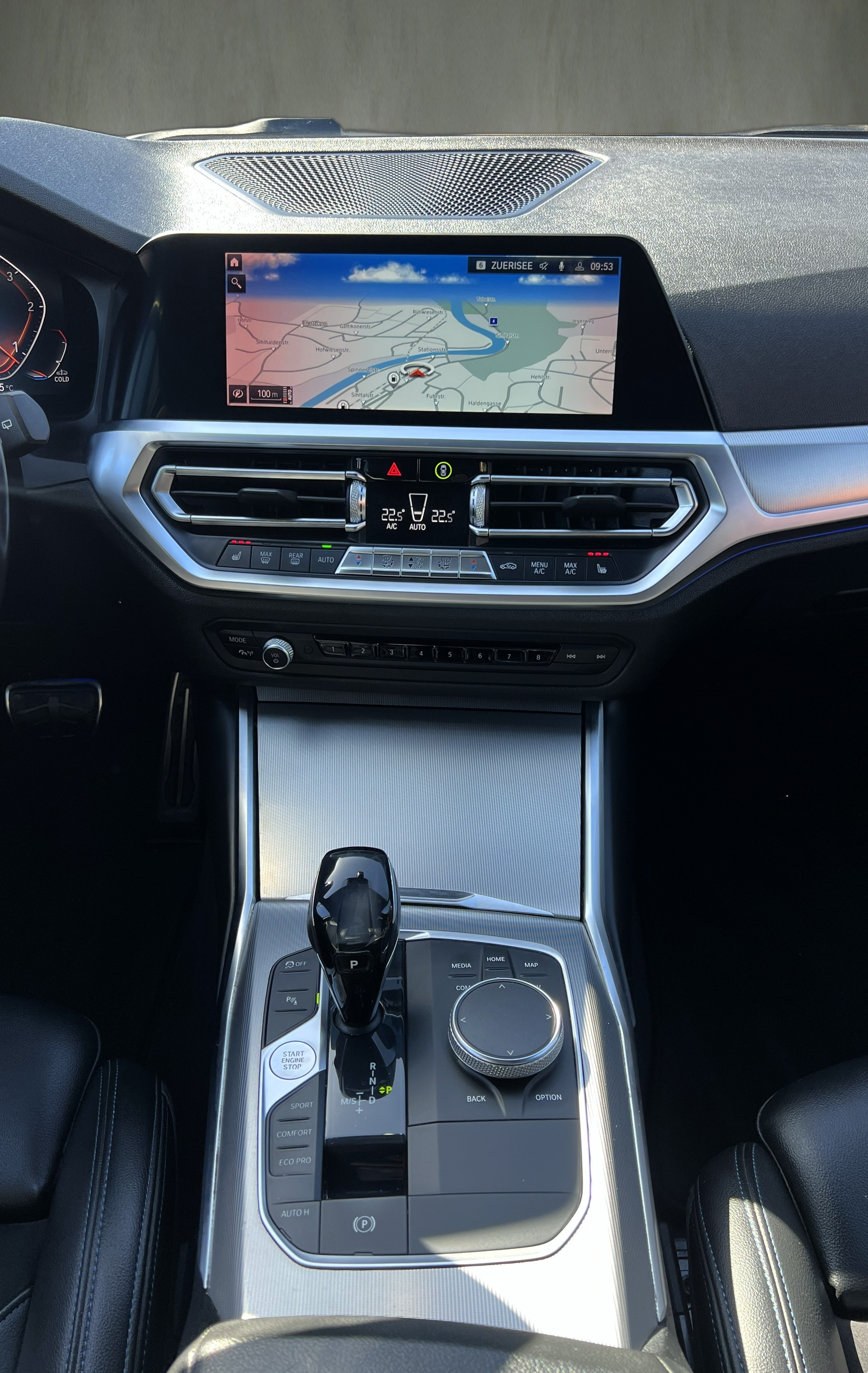 BMW 320d xDrive 48V Touring M Sport Steptronic-image-22