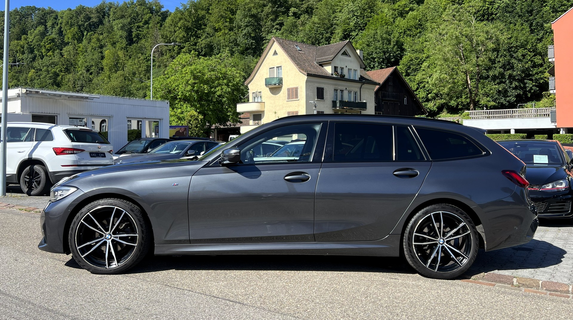 BMW 320d xDrive 48V Touring M Sport Steptronic-showroom-element-1