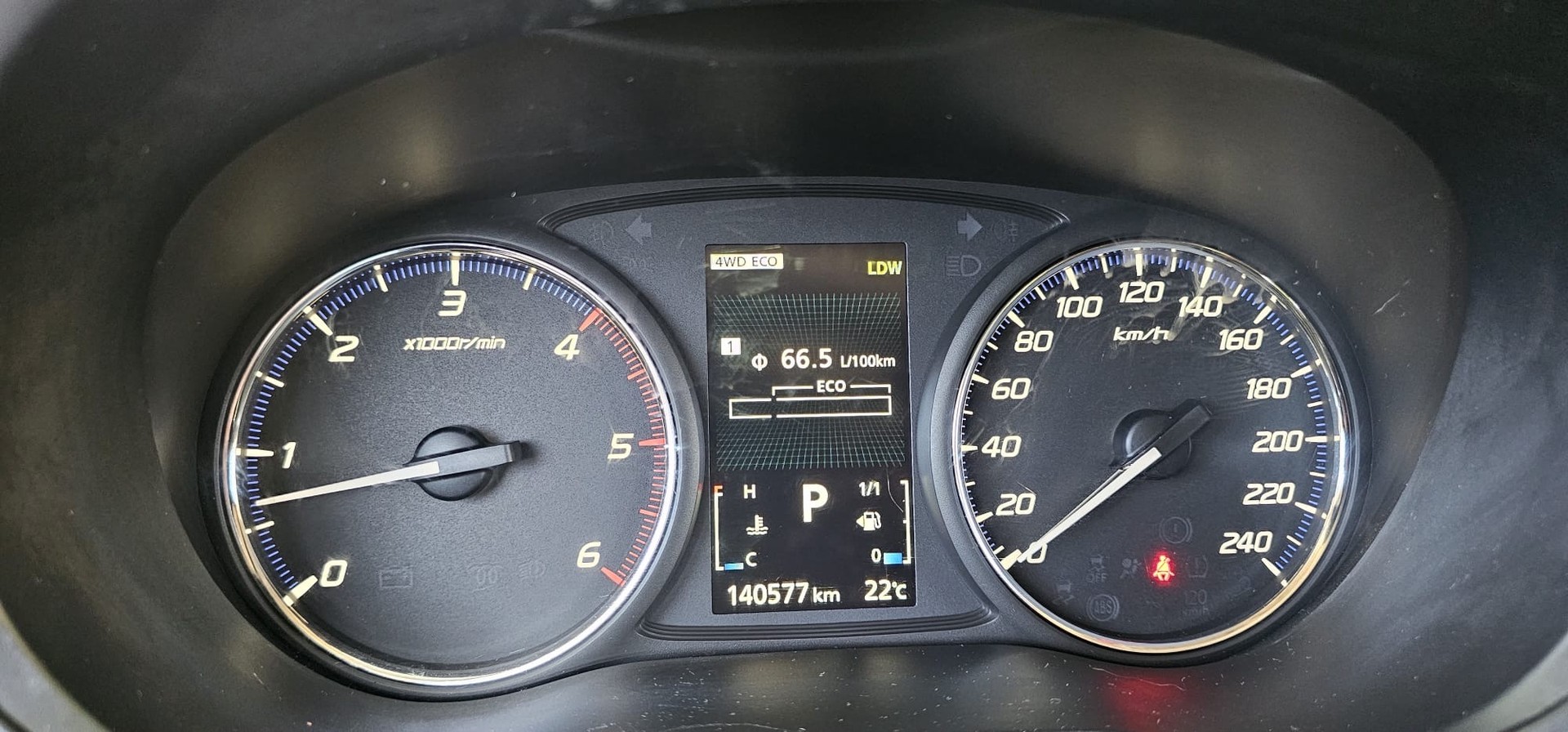 MITSUBISHI Outlander 2.2 DID Navigator Safety 4WD Automatic-image-13