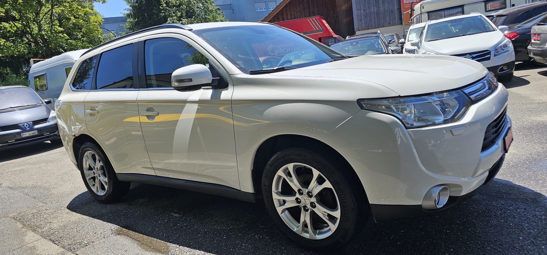 MITSUBISHI Outlander 2.2 DID Navigator Safety 4WD Automatic-image-1