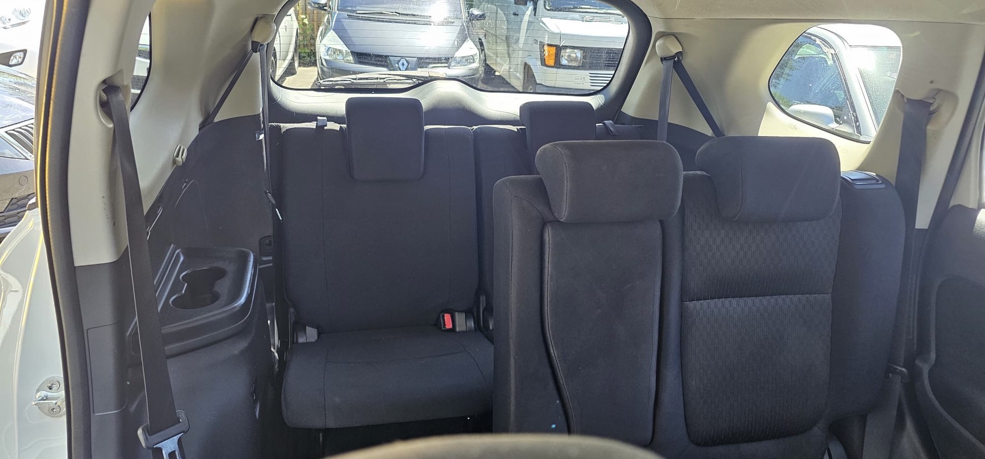 MITSUBISHI Outlander 2.2 DID Navigator Safety 4WD Automatic-image-10