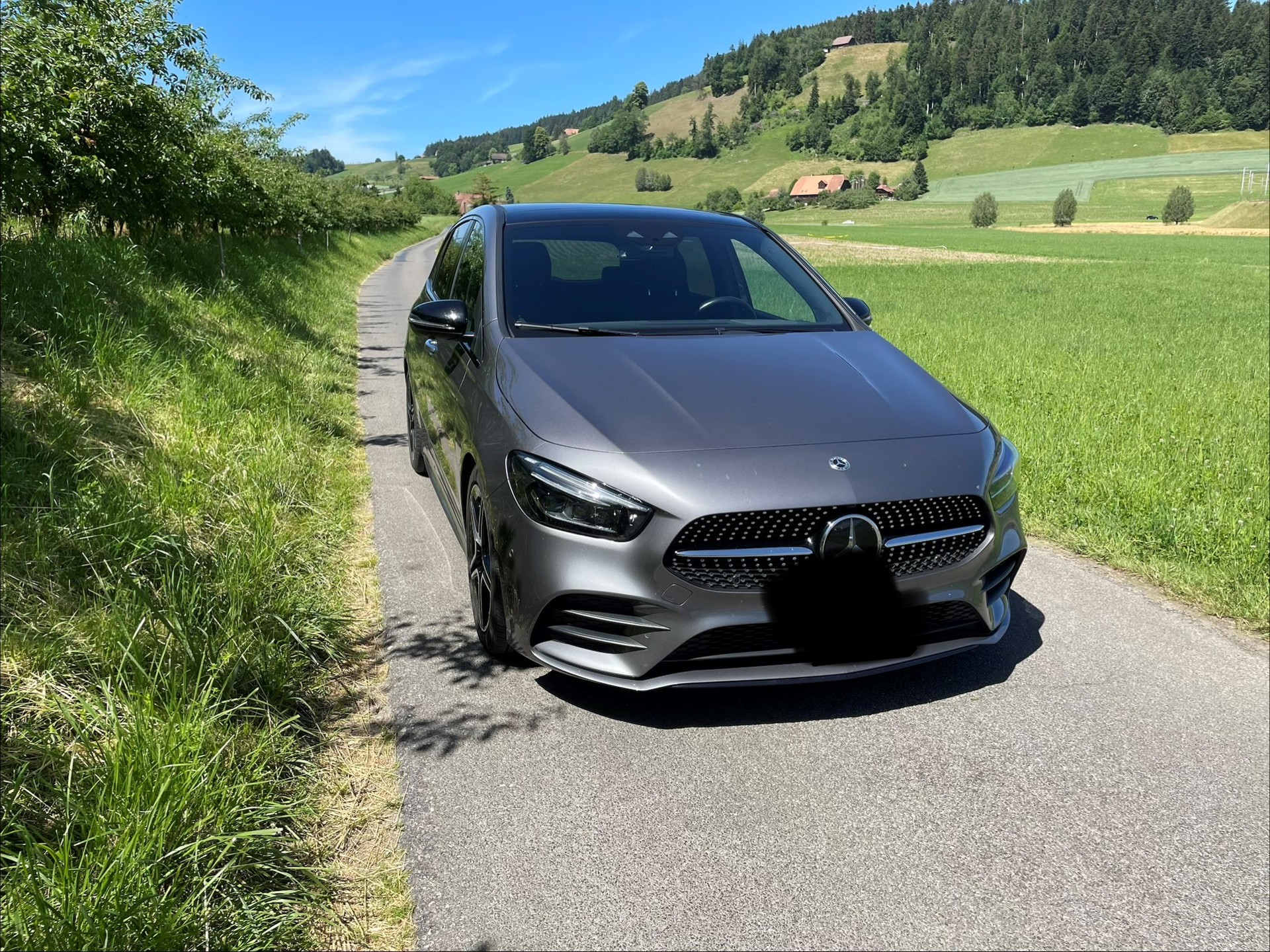 MERCEDES-BENZ B 250 AMG Line 4matic-image-3