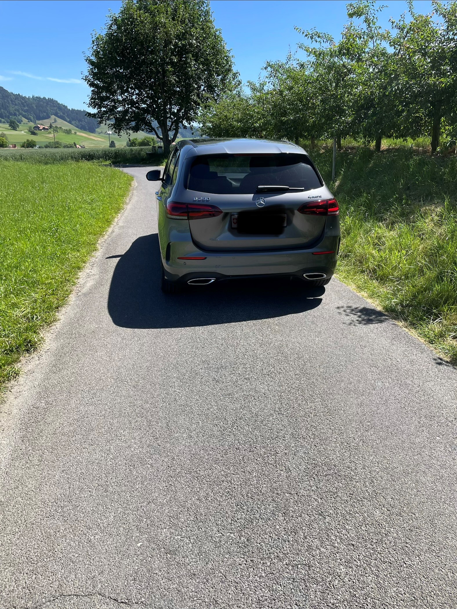 MERCEDES-BENZ B 250 AMG Line 4matic-image-1