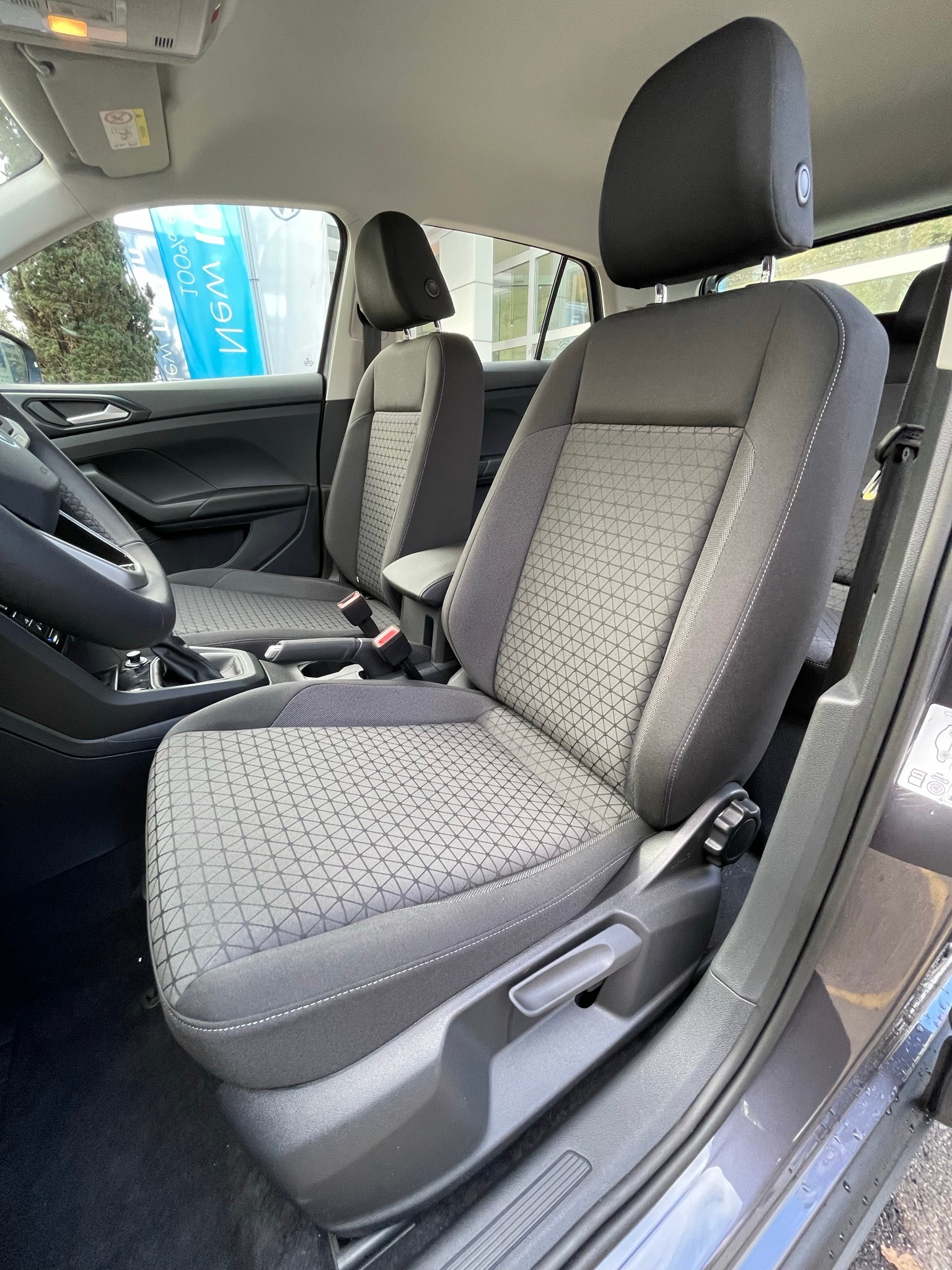 VW T-Cross 1.0 TSI Life Limited DSG-image-11
