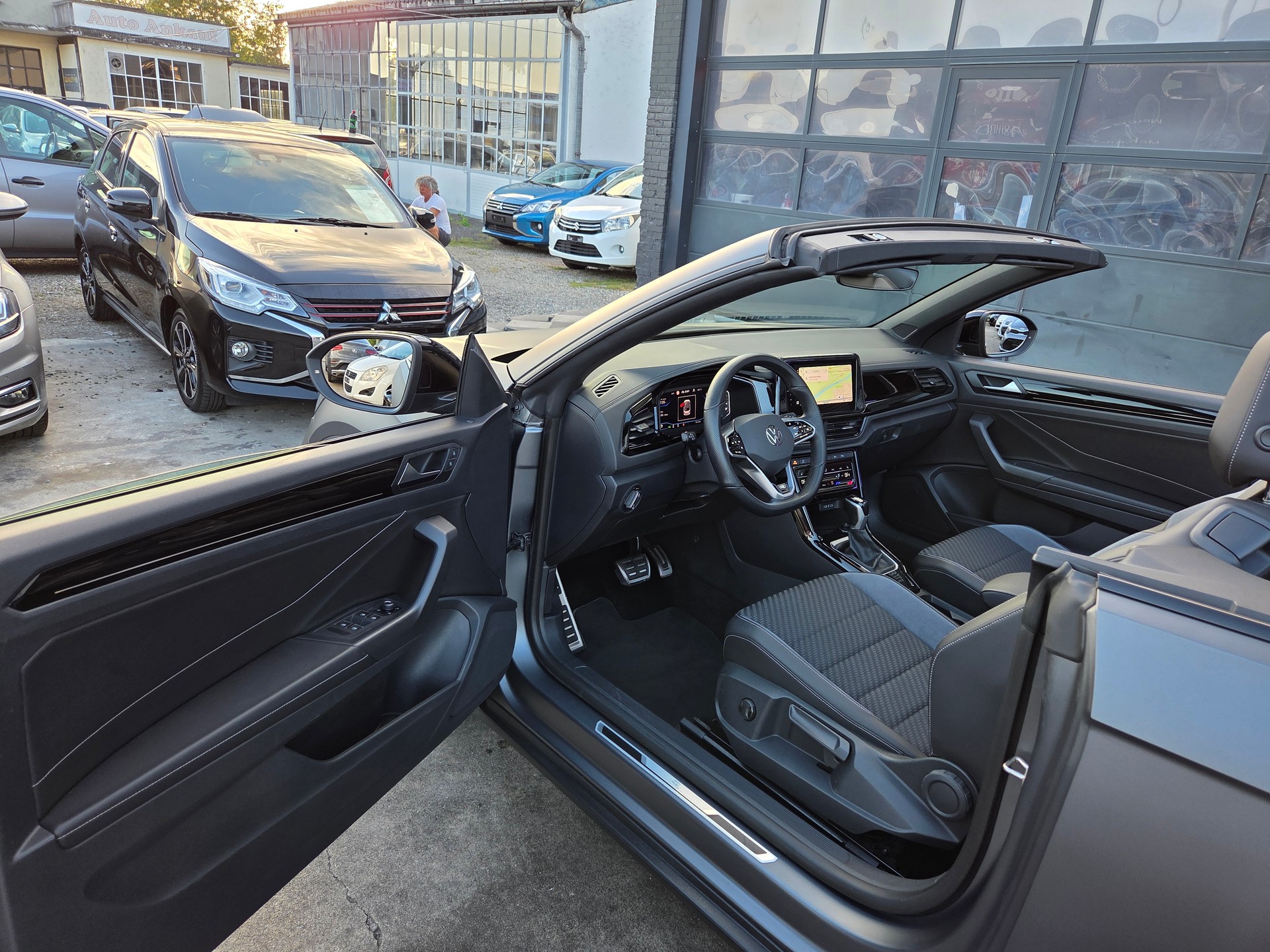 VW T-Roc Cabriolet 1.5 TSI EVO R-Line DSG-image-12