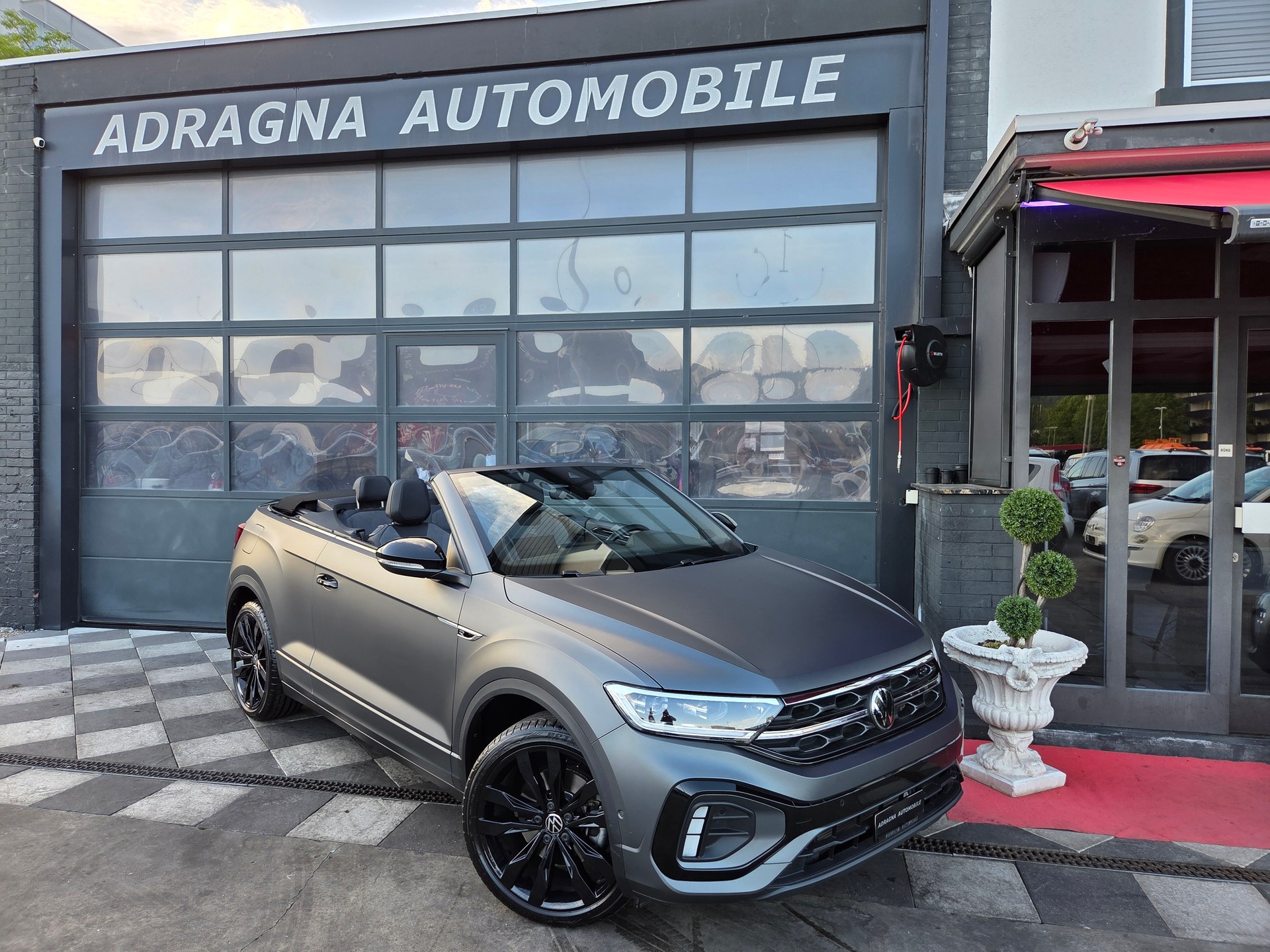 VW T-Roc Cabriolet 1.5 TSI EVO R-Line DSG-image-0