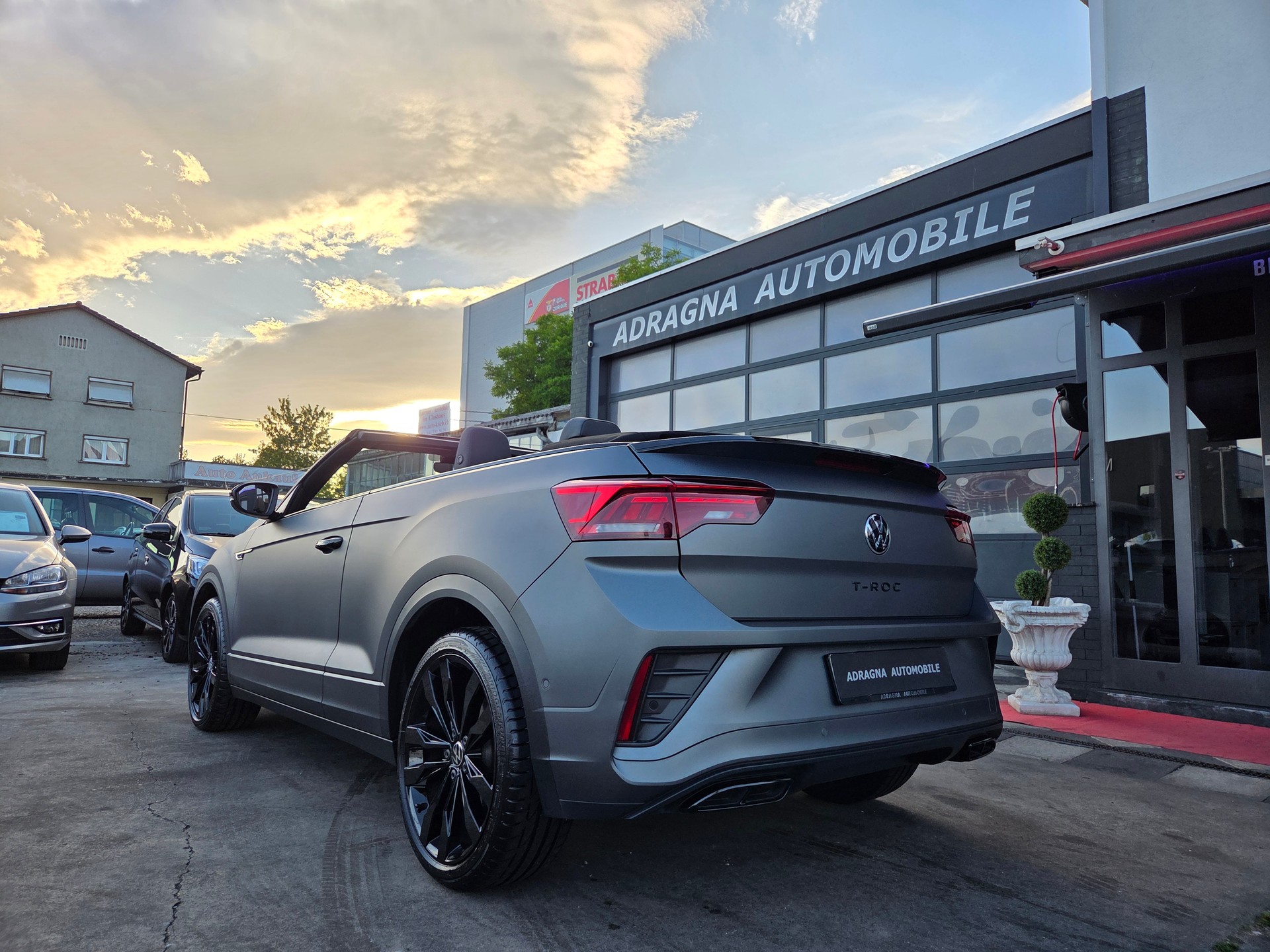 VW T-Roc Cabriolet 1.5 TSI EVO R-Line DSG-image-7