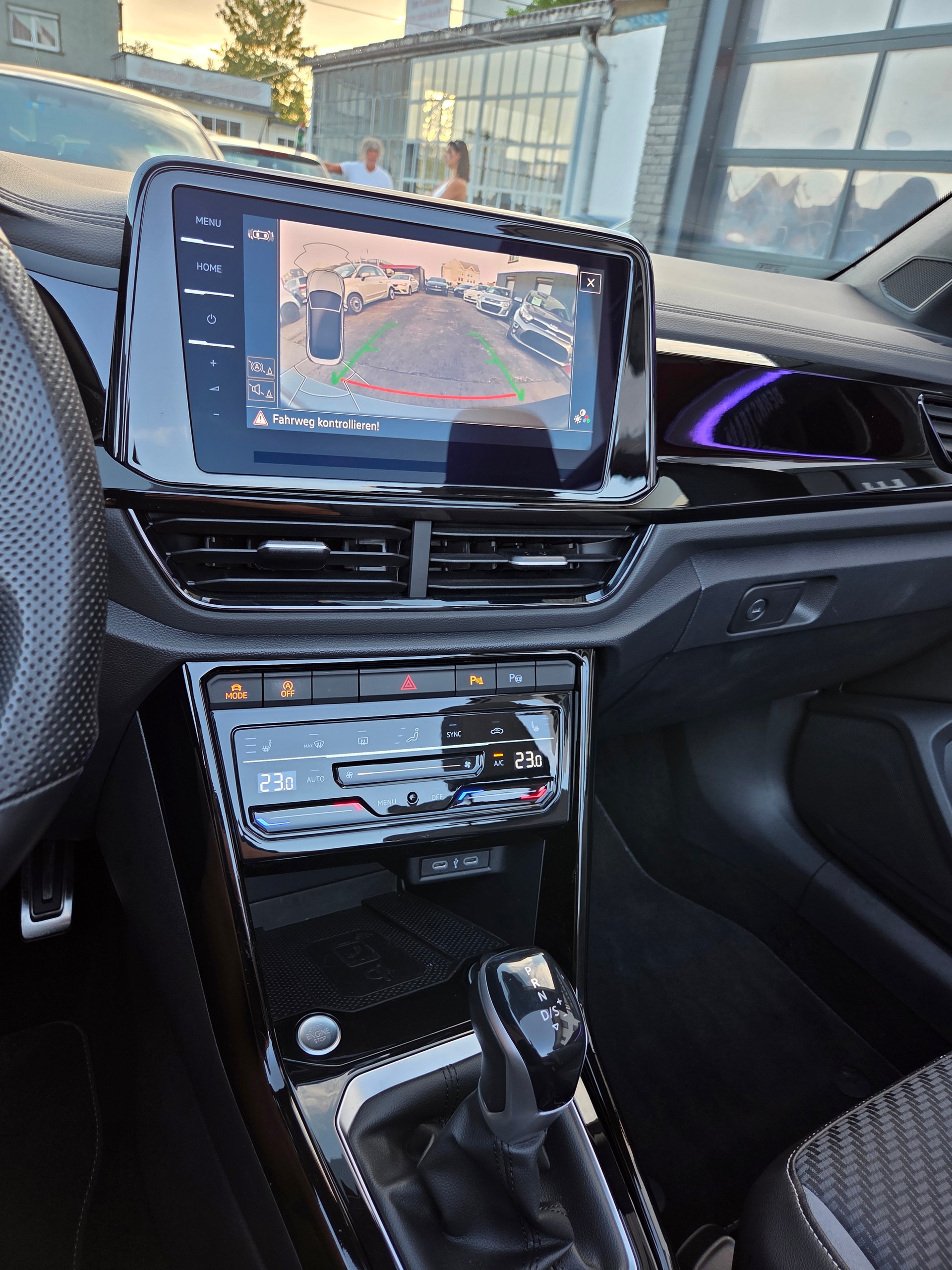 VW T-Roc Cabriolet 1.5 TSI EVO R-Line DSG-image-18