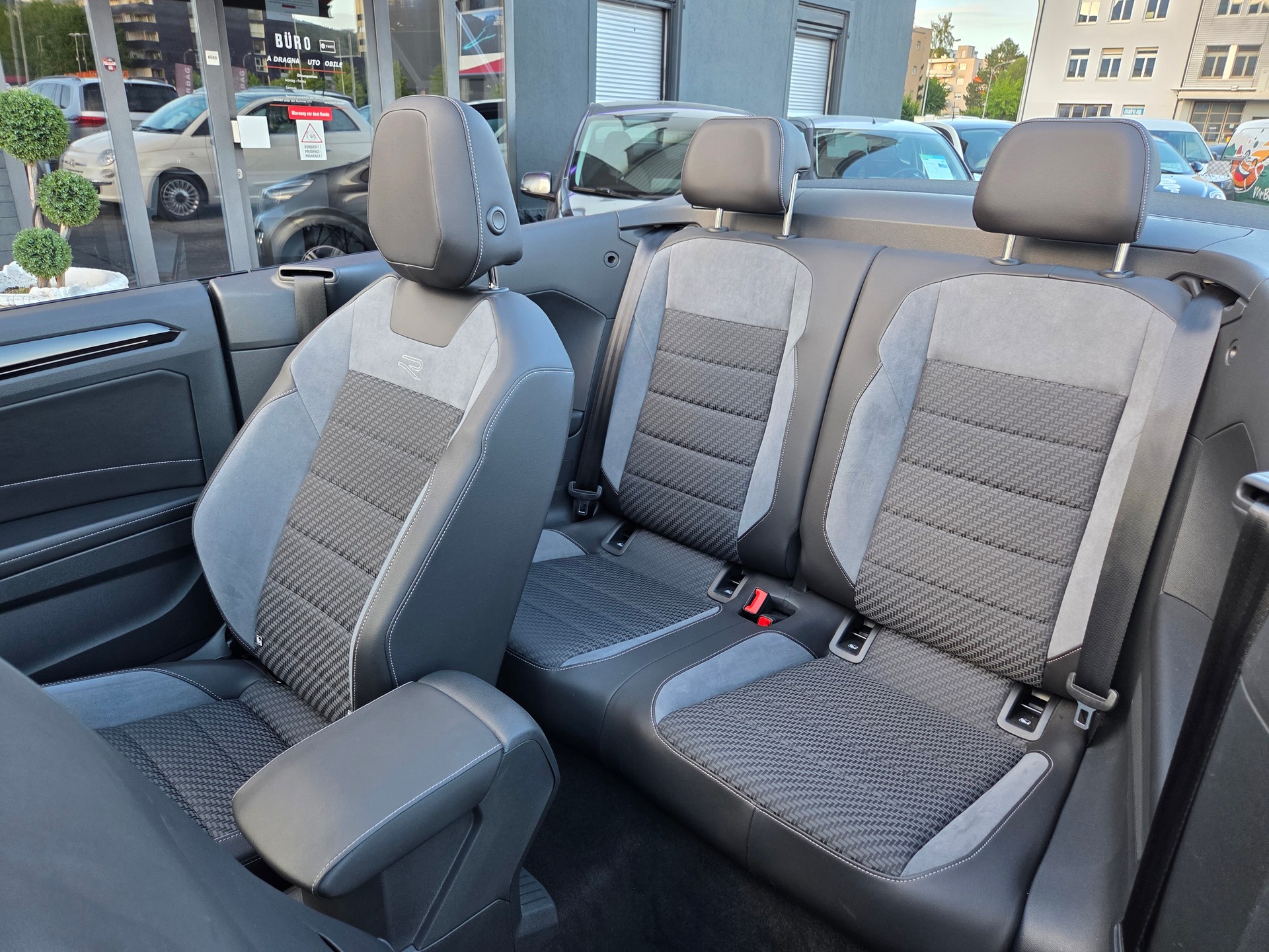VW T-Roc Cabriolet 1.5 TSI EVO R-Line DSG-image-15