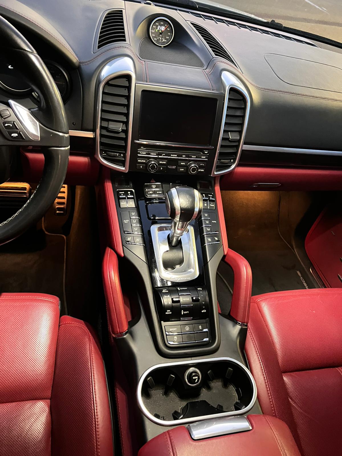 PORSCHE 4.2 V8 TDI S TipT-image-4