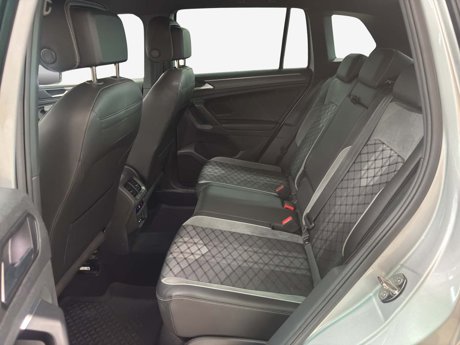 VW Tiguan 1.4TSI PHEV Selection DSG-image-11