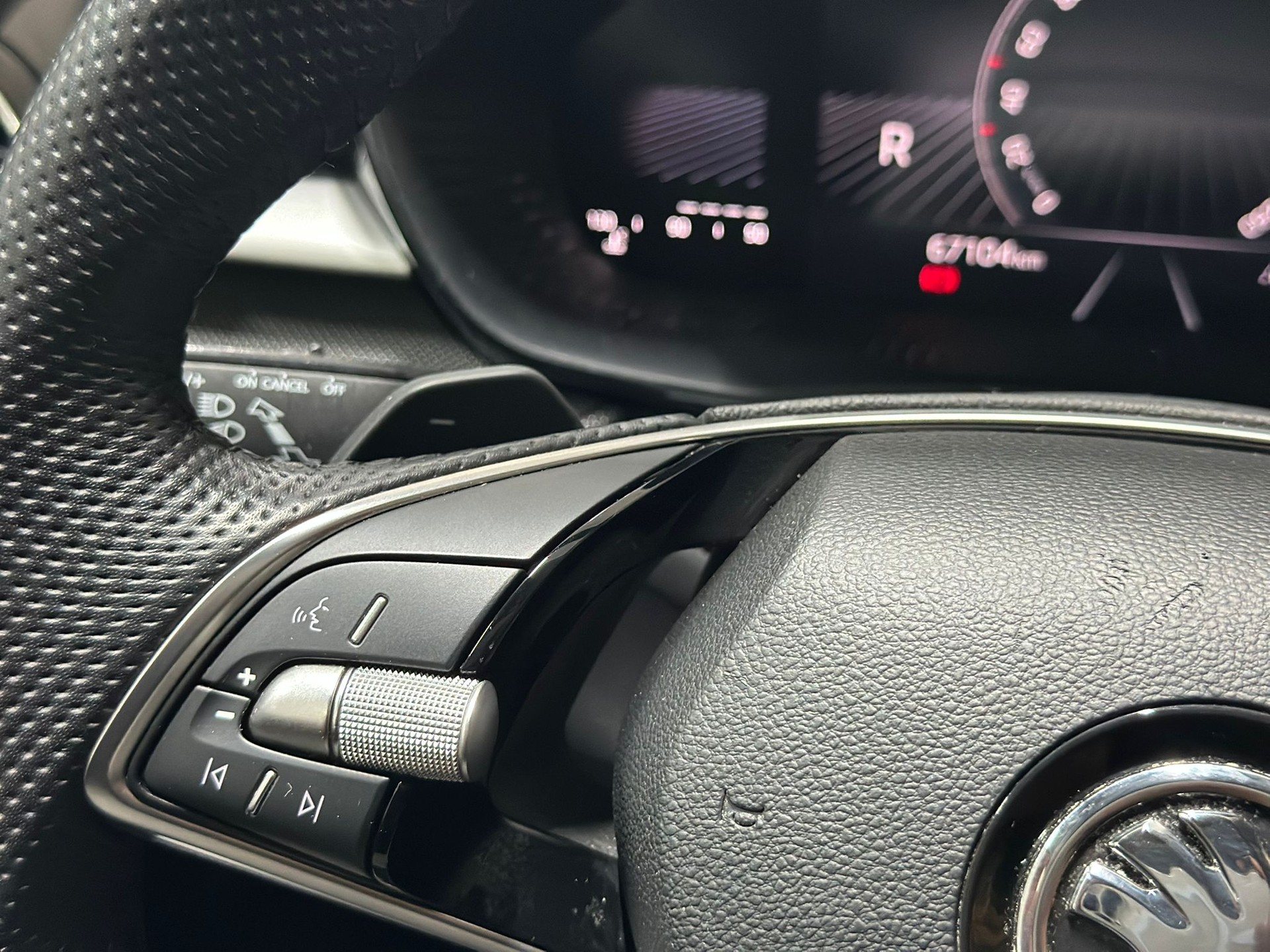 SKODA Fabia 1.0 TSI Selection DSG-image-13