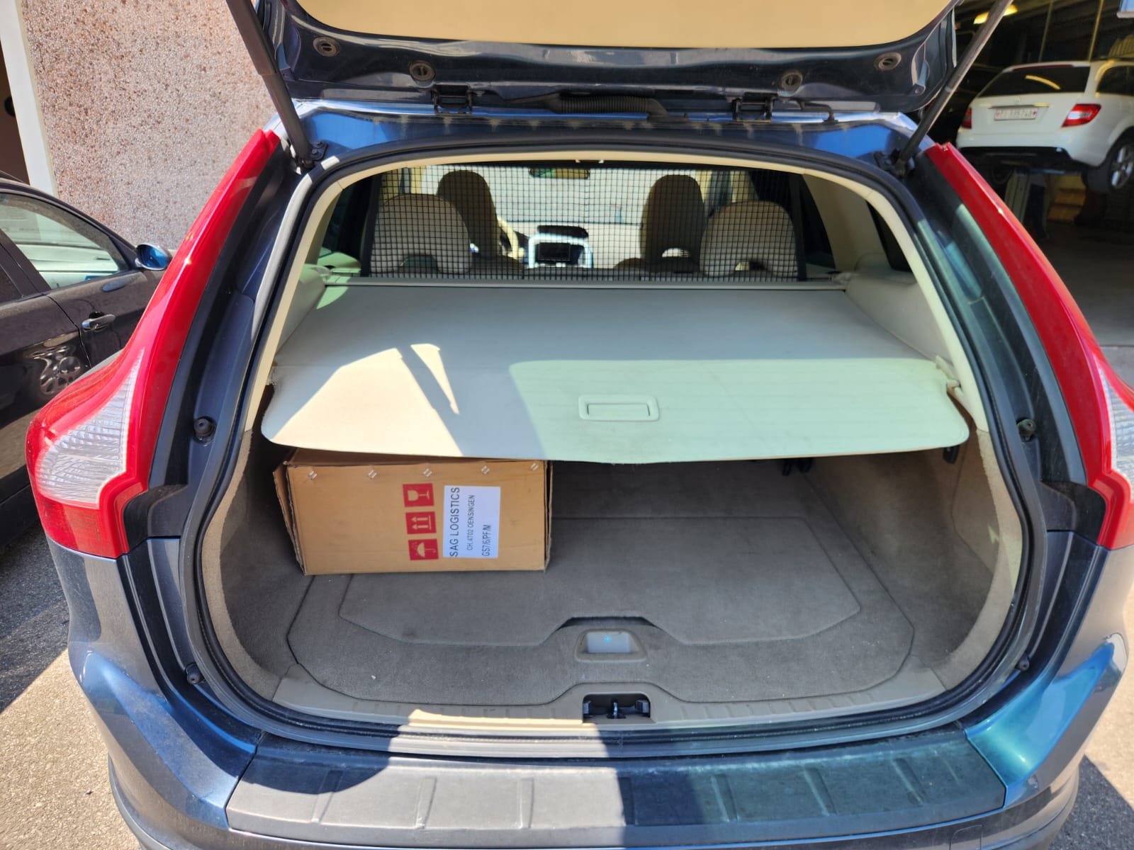 VOLVO XC60 D5 AWD Kinetic Geartronic-image-10
