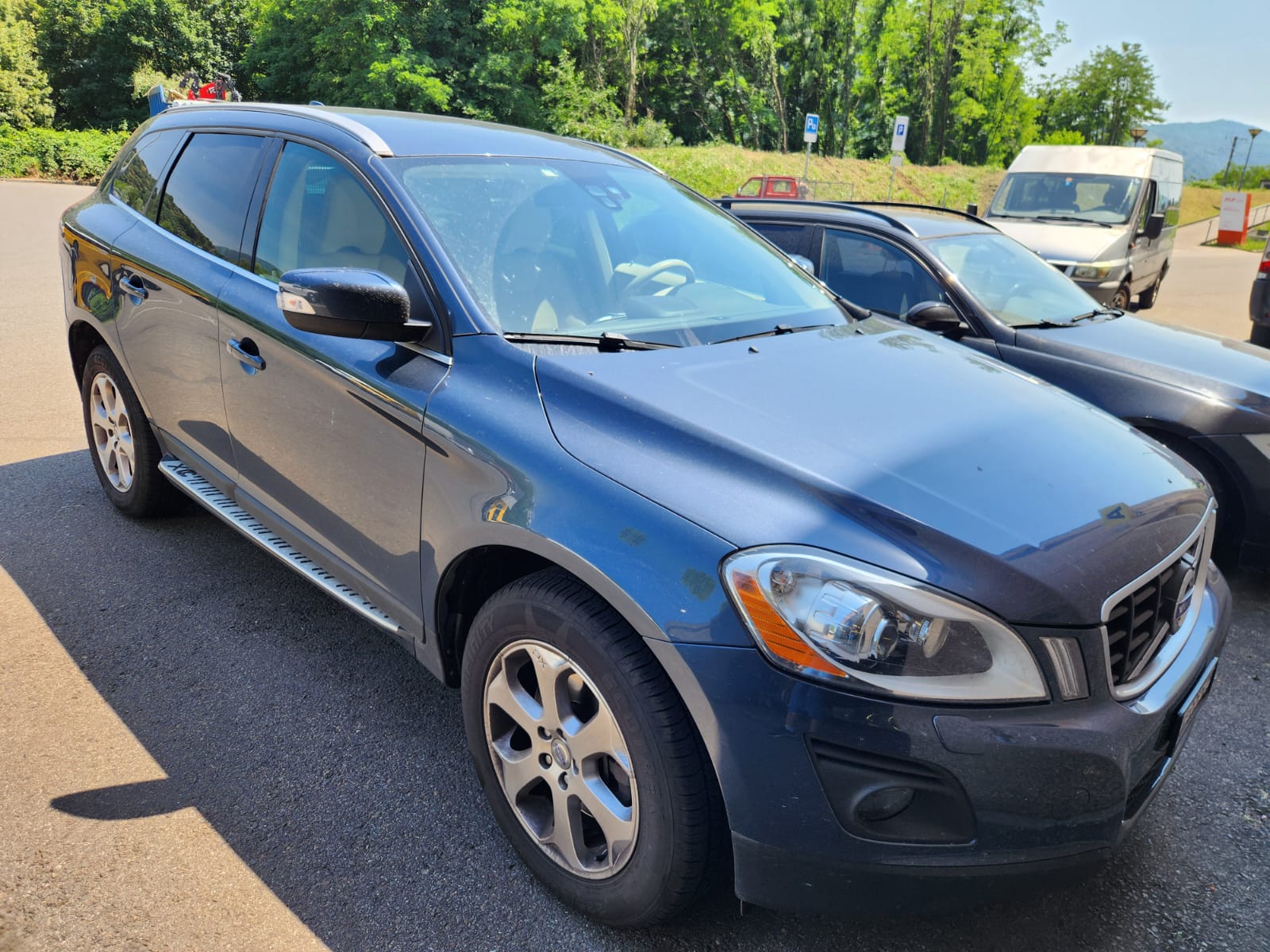 VOLVO XC60 D5 AWD Kinetic Geartronic-image-1