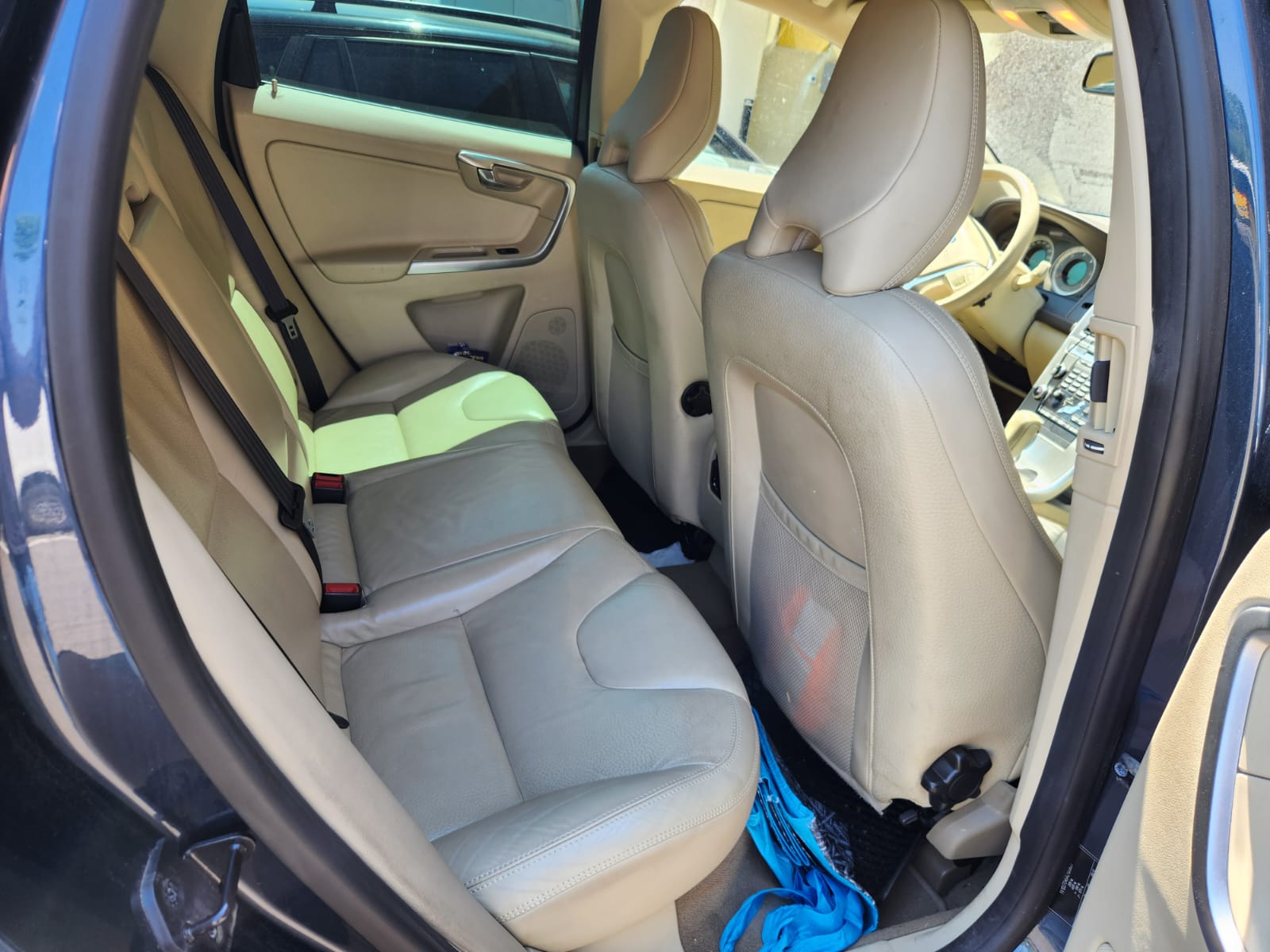VOLVO XC60 D5 AWD Kinetic Geartronic-image-9