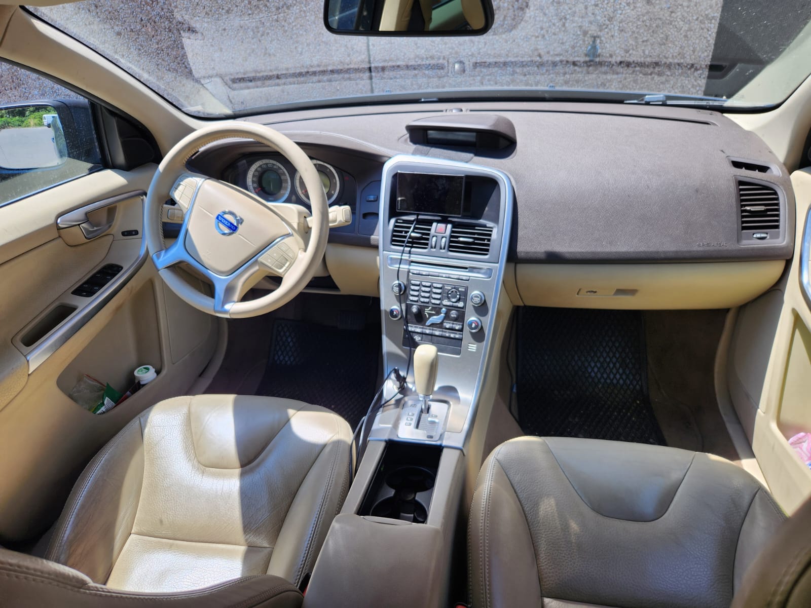VOLVO XC60 D5 AWD Kinetic Geartronic-image-6