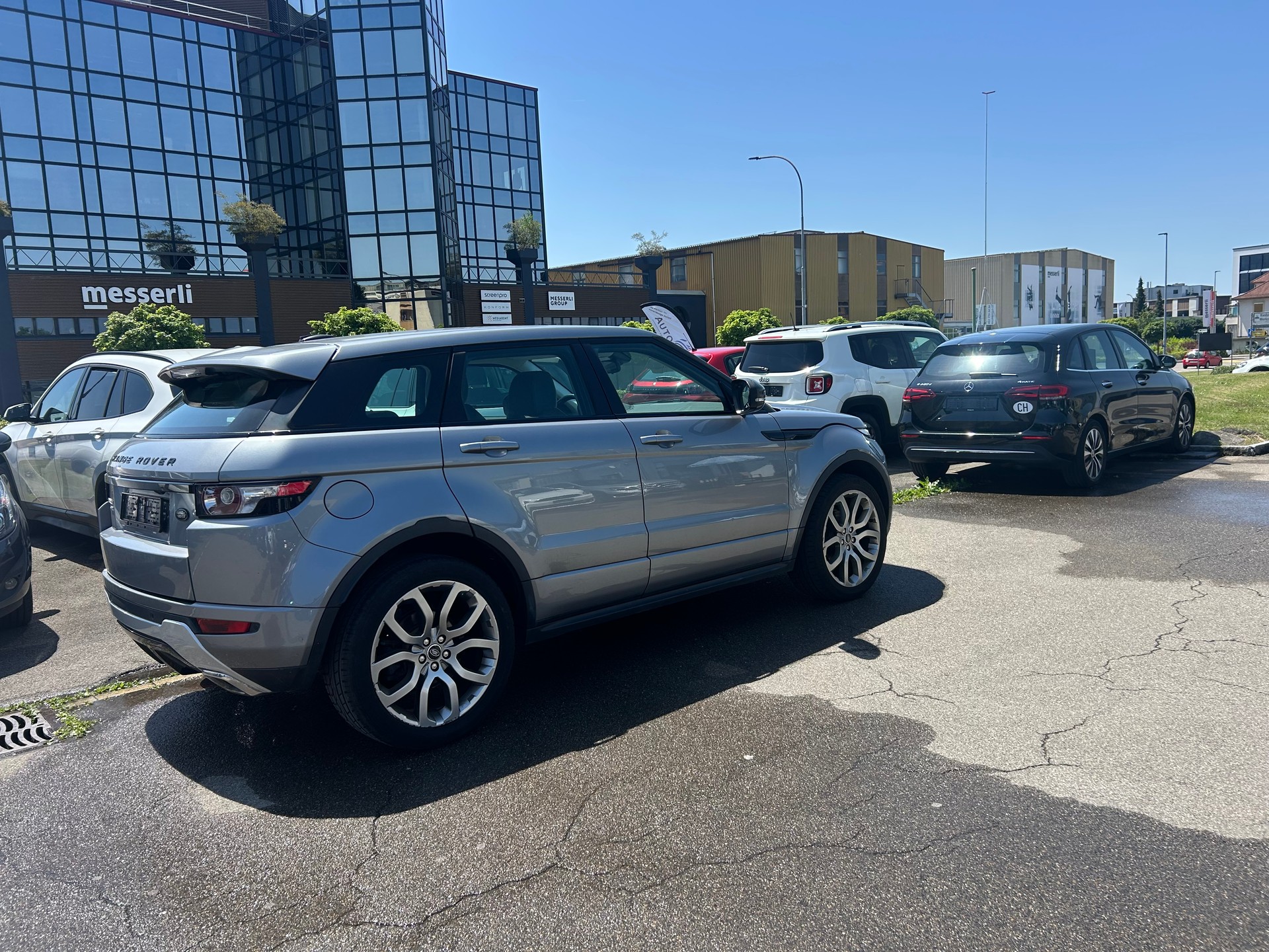 LAND ROVER Range Rover Evoque 2.2 SD4 Pure AT9-image-4