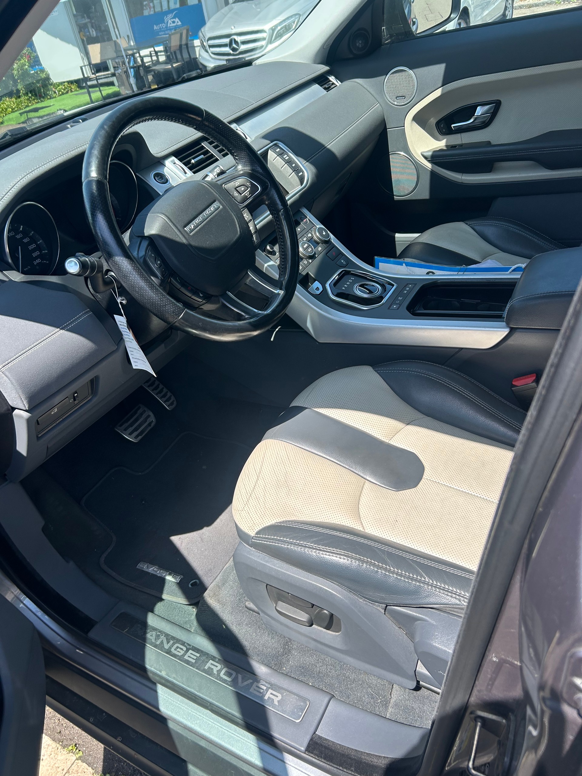 LAND ROVER Range Rover Evoque 2.2 SD4 Pure AT9-image-1